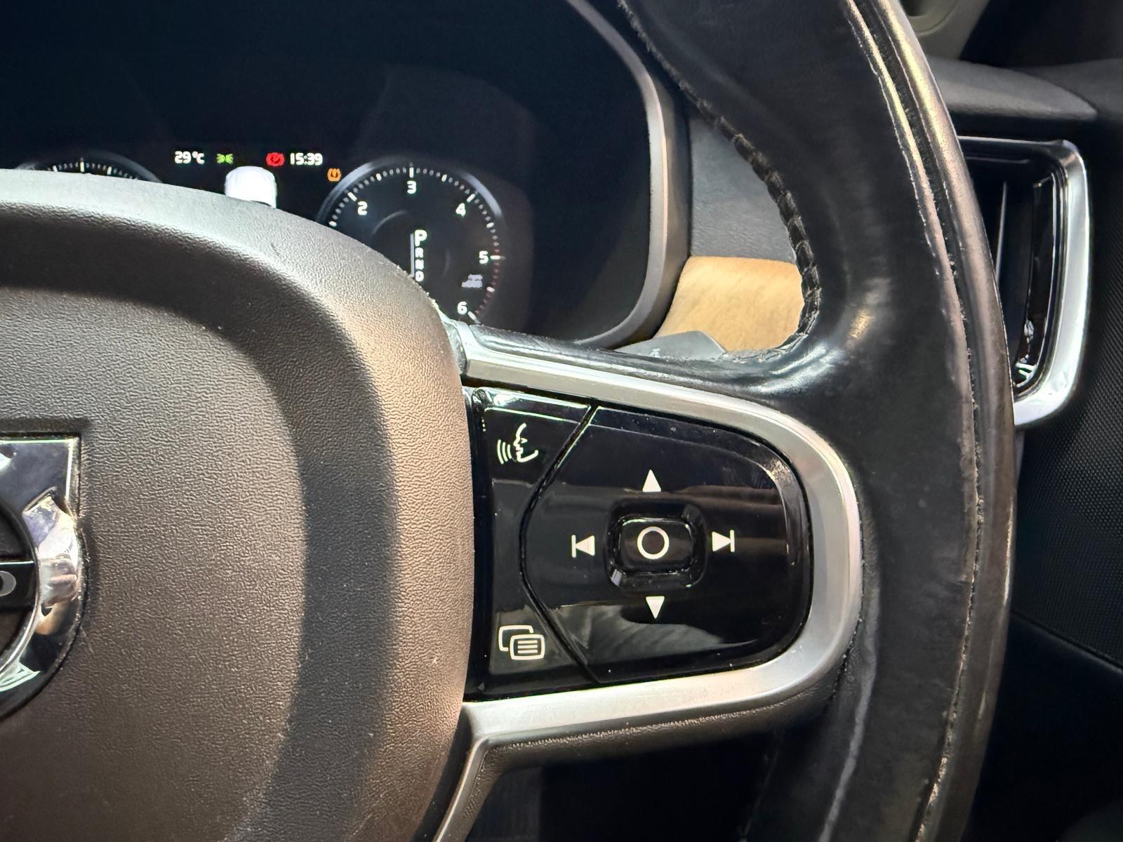 Volvo S90 view 14