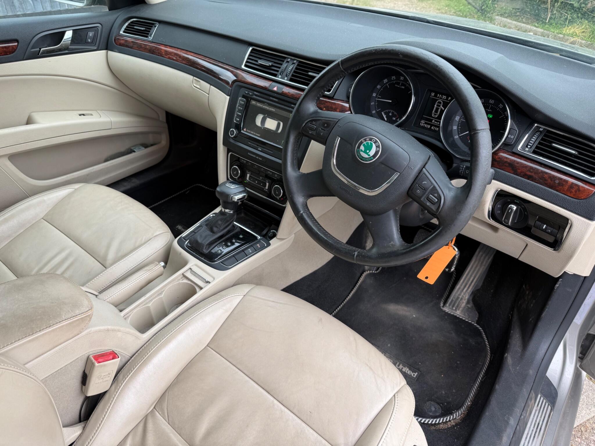 Skoda Superb view 2