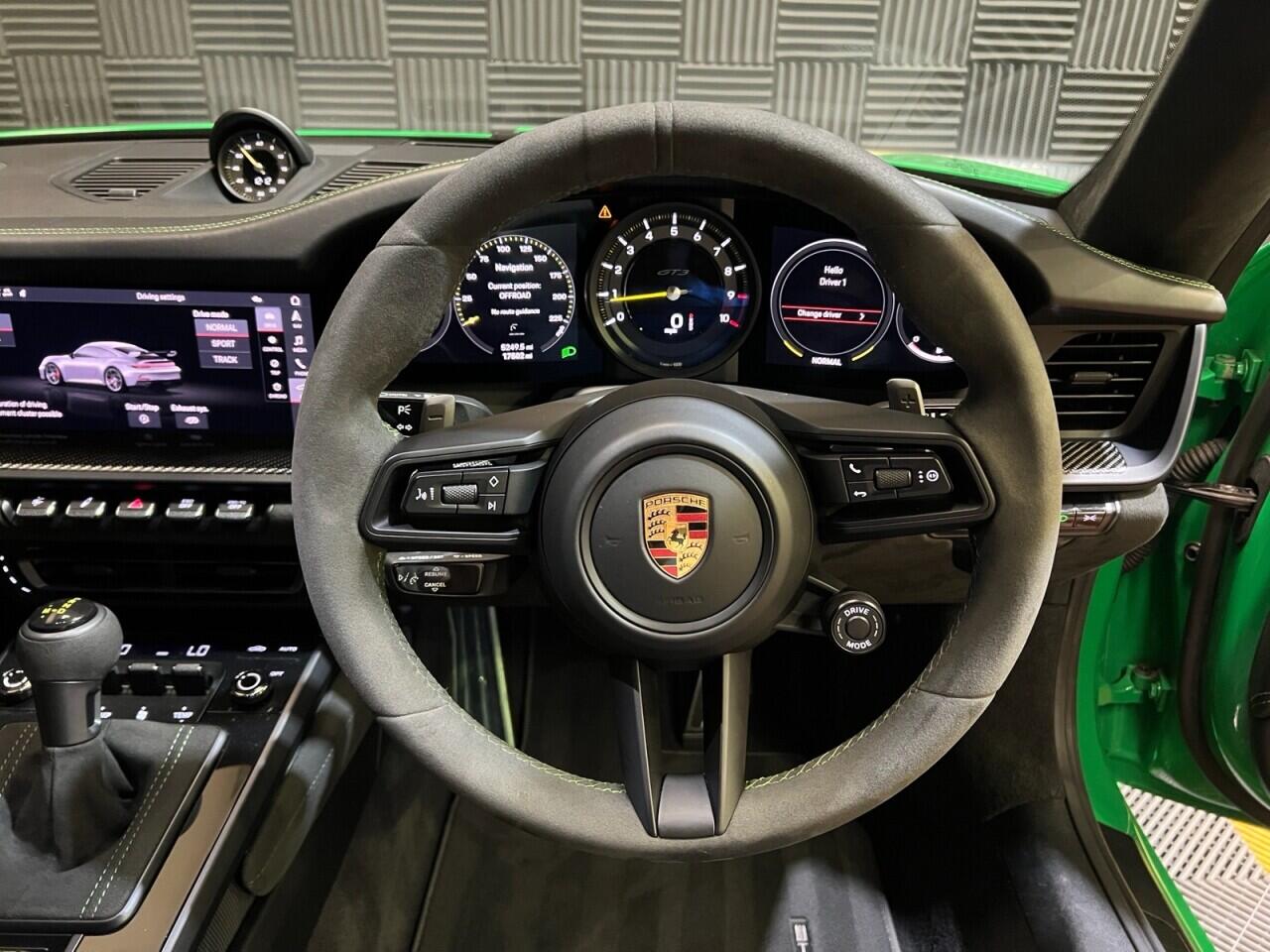 Porsche 911 view 12