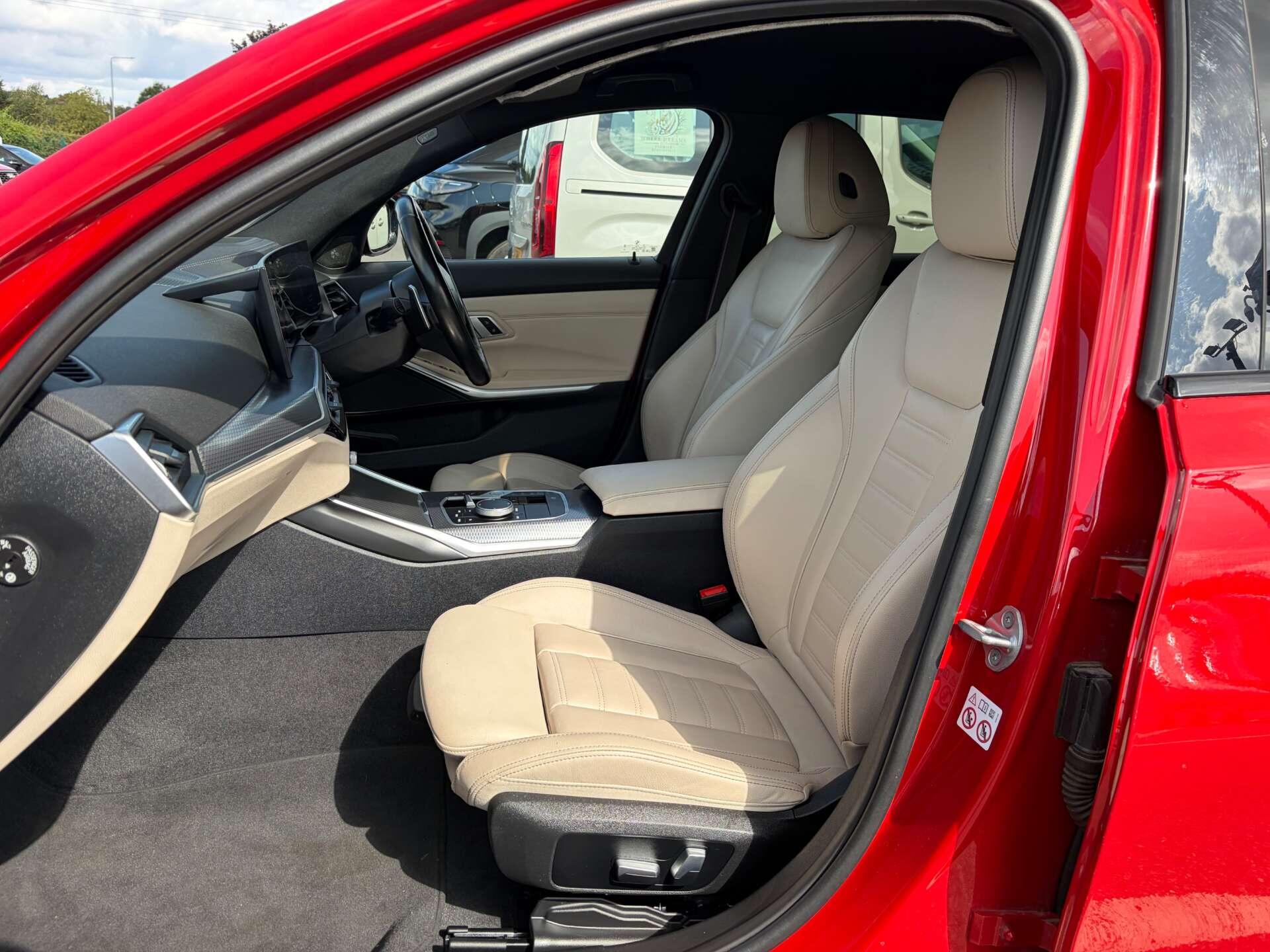 BMW 3 Series view 11