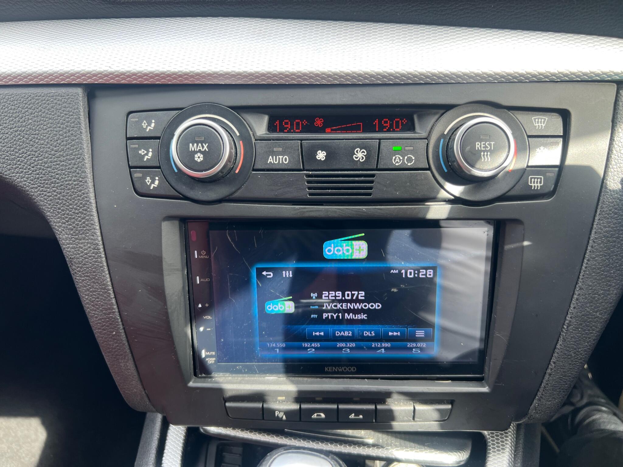 BMW 1 Series view 30