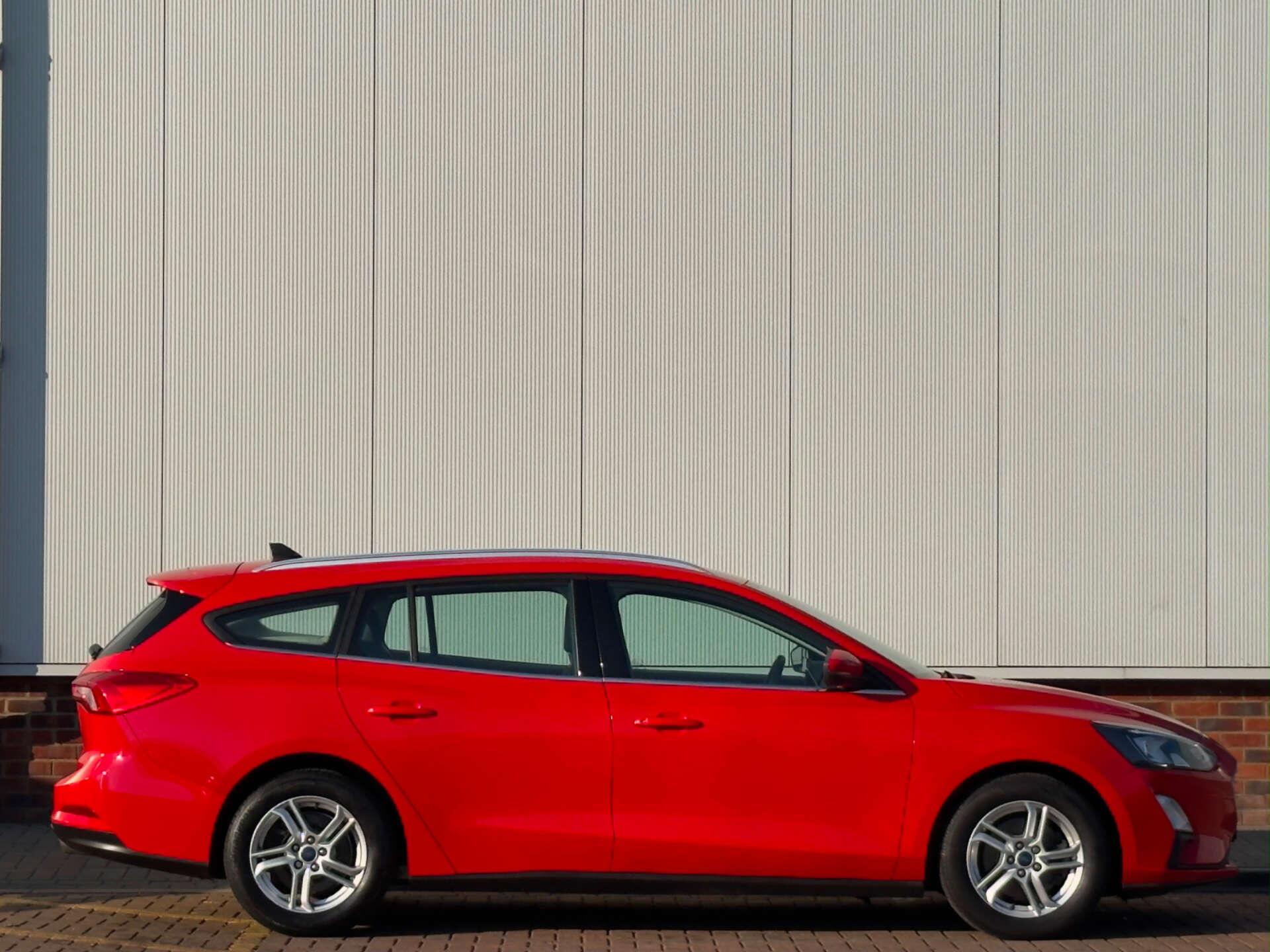 Ford Focus view 10