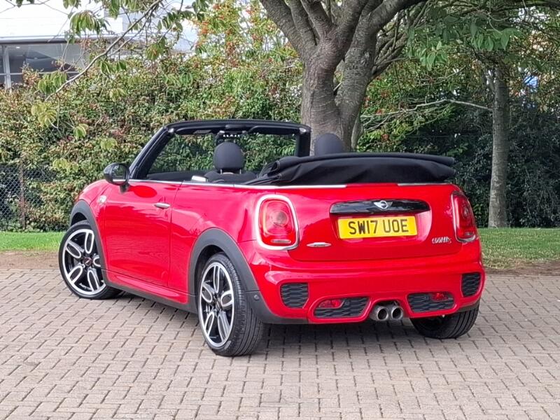 MINI Convertible view 17