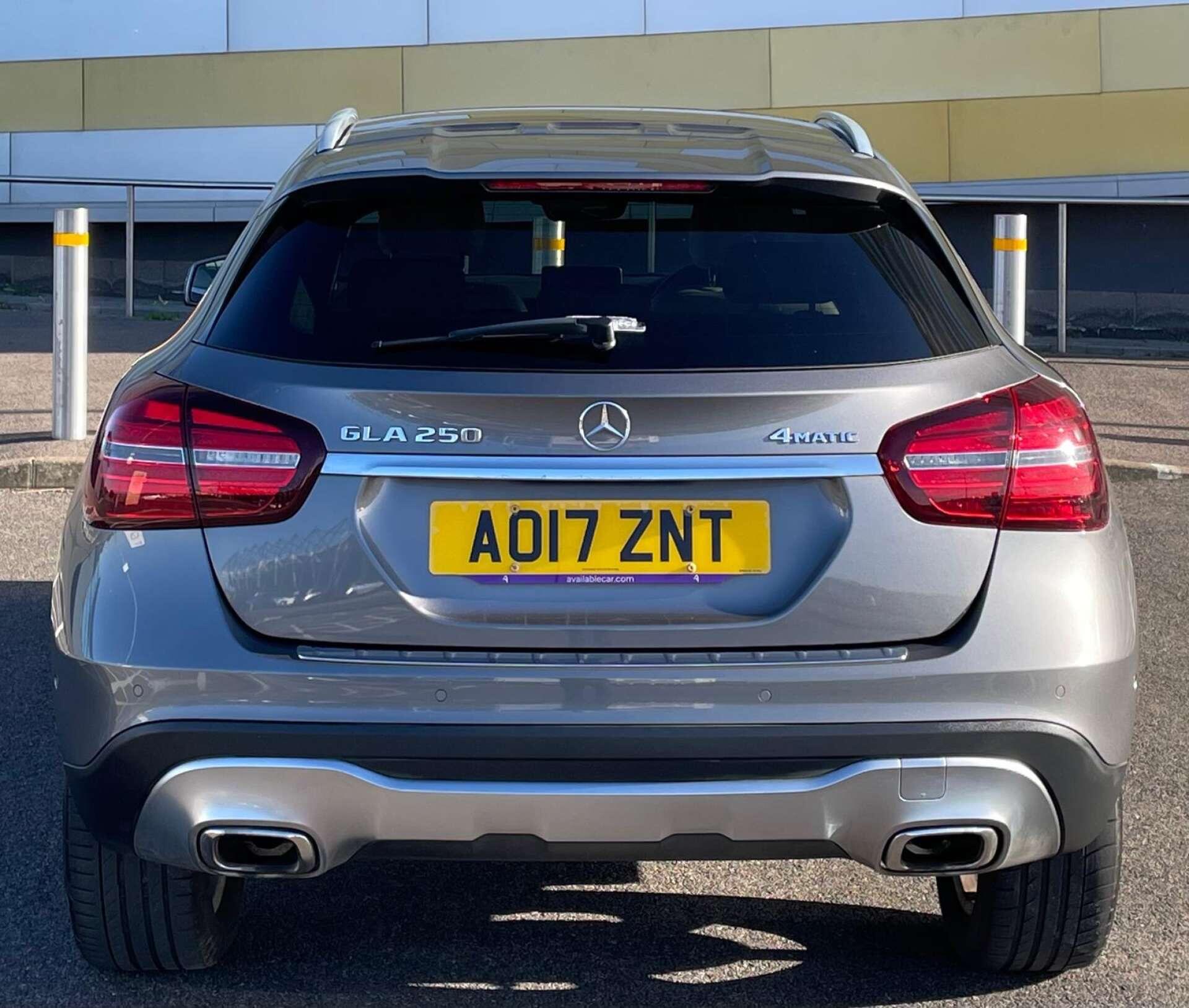 Mercedes-Benz Gla view 45