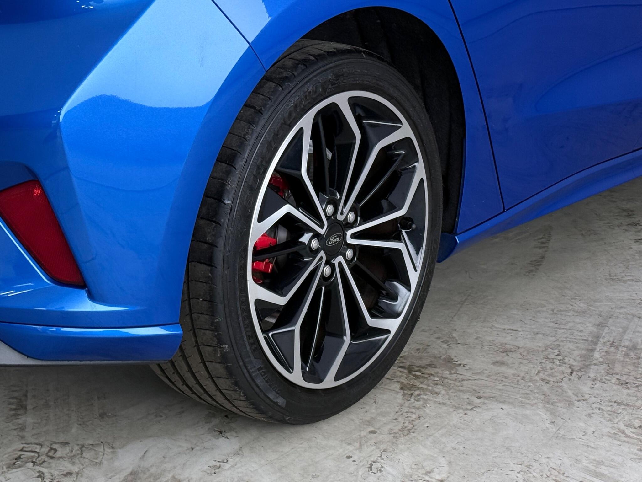 Ford Focus view 10