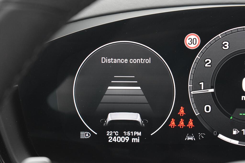 Porsche Cayenne view 76