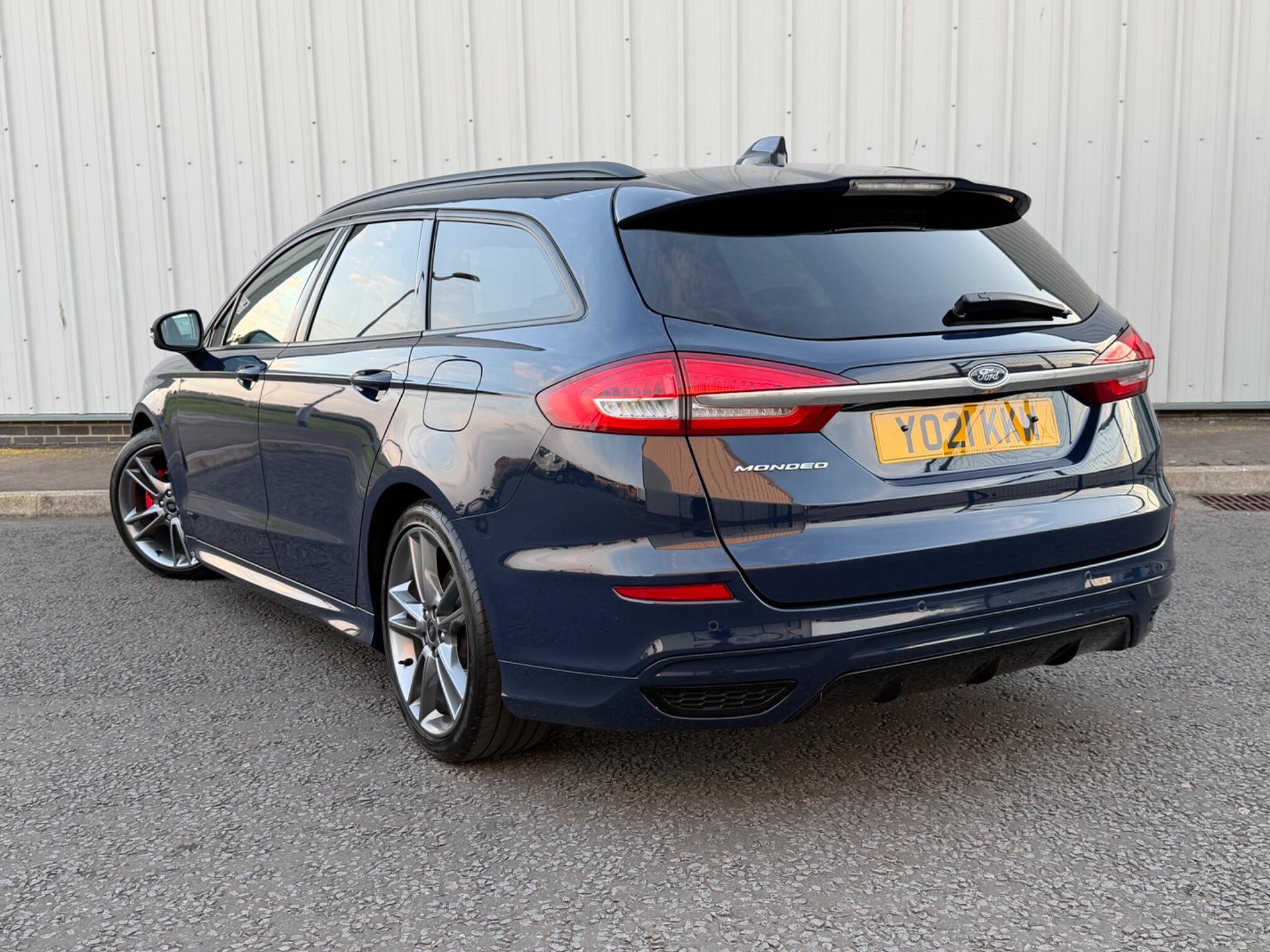 Ford Mondeo view 47