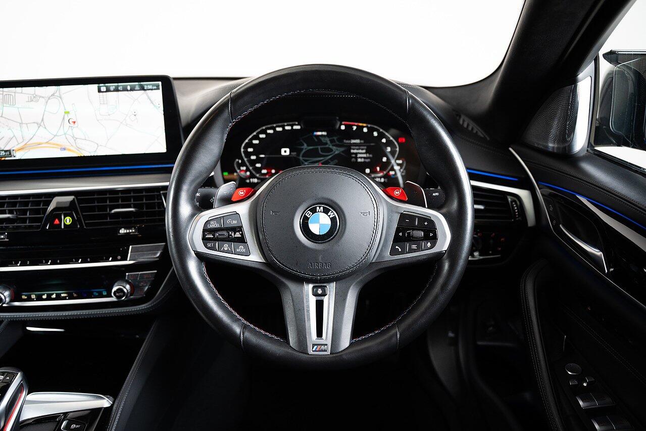 BMW M5 view 4