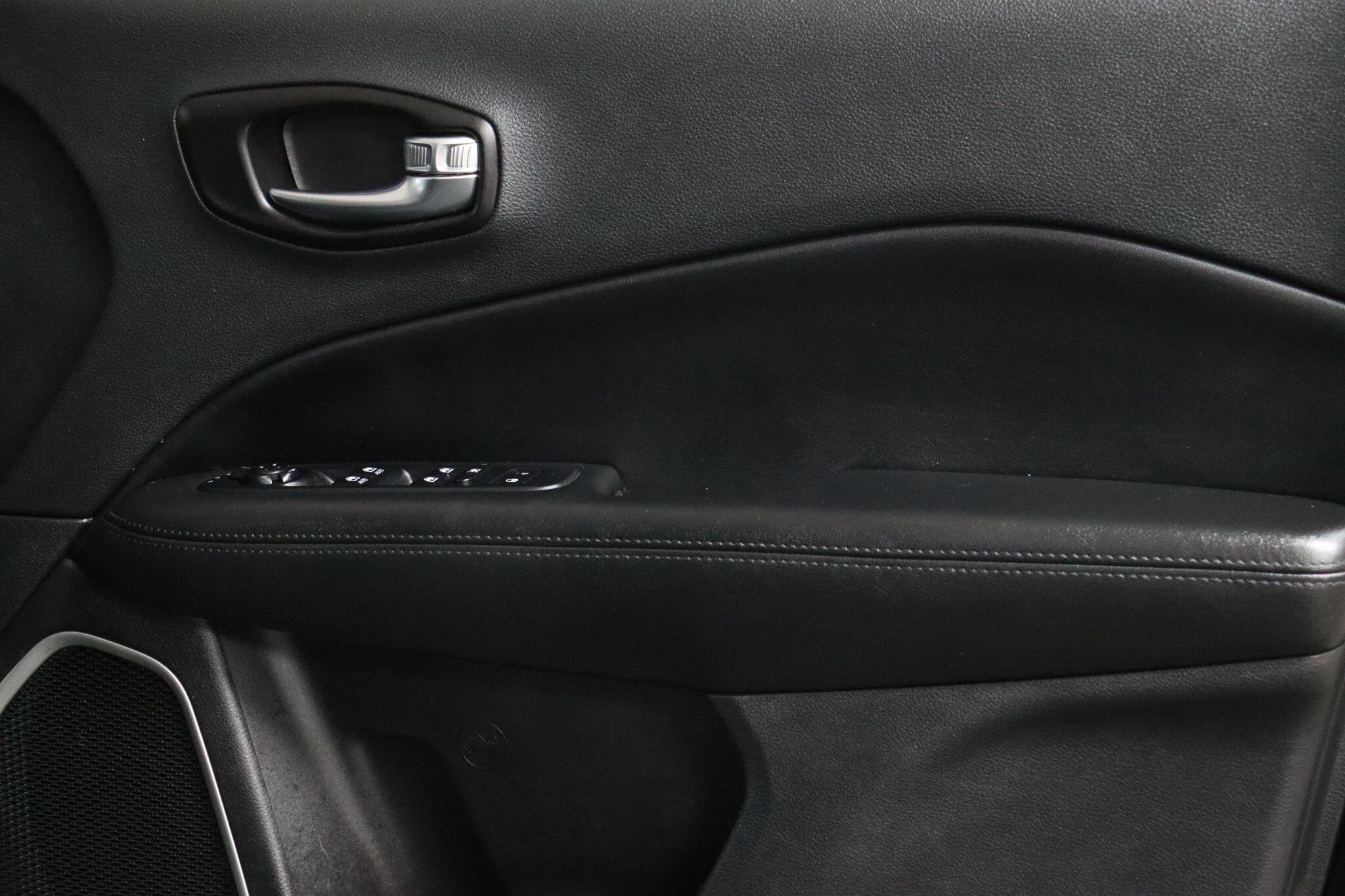 Jeep Compass view 36