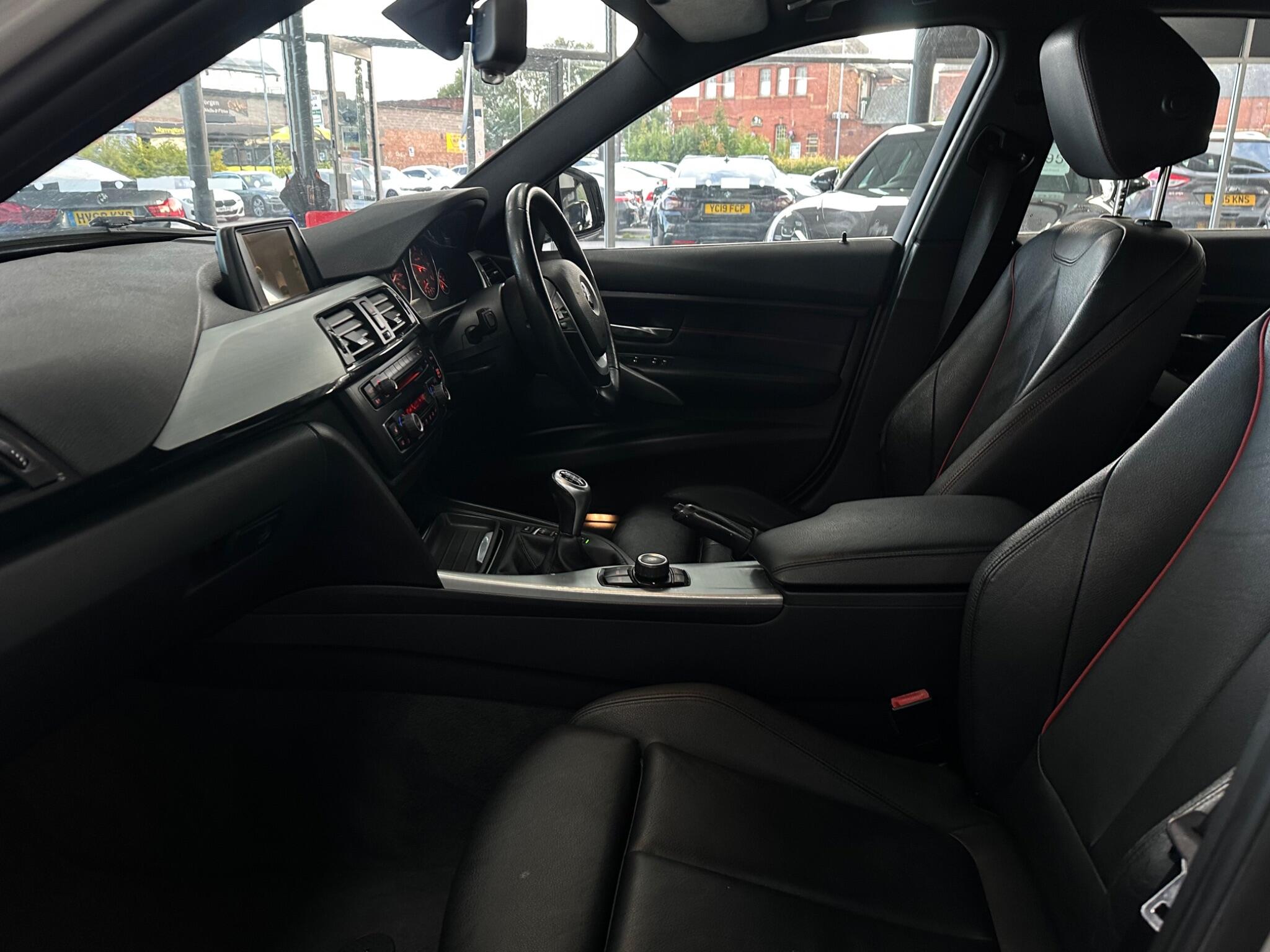 BMW 3 Series view 29