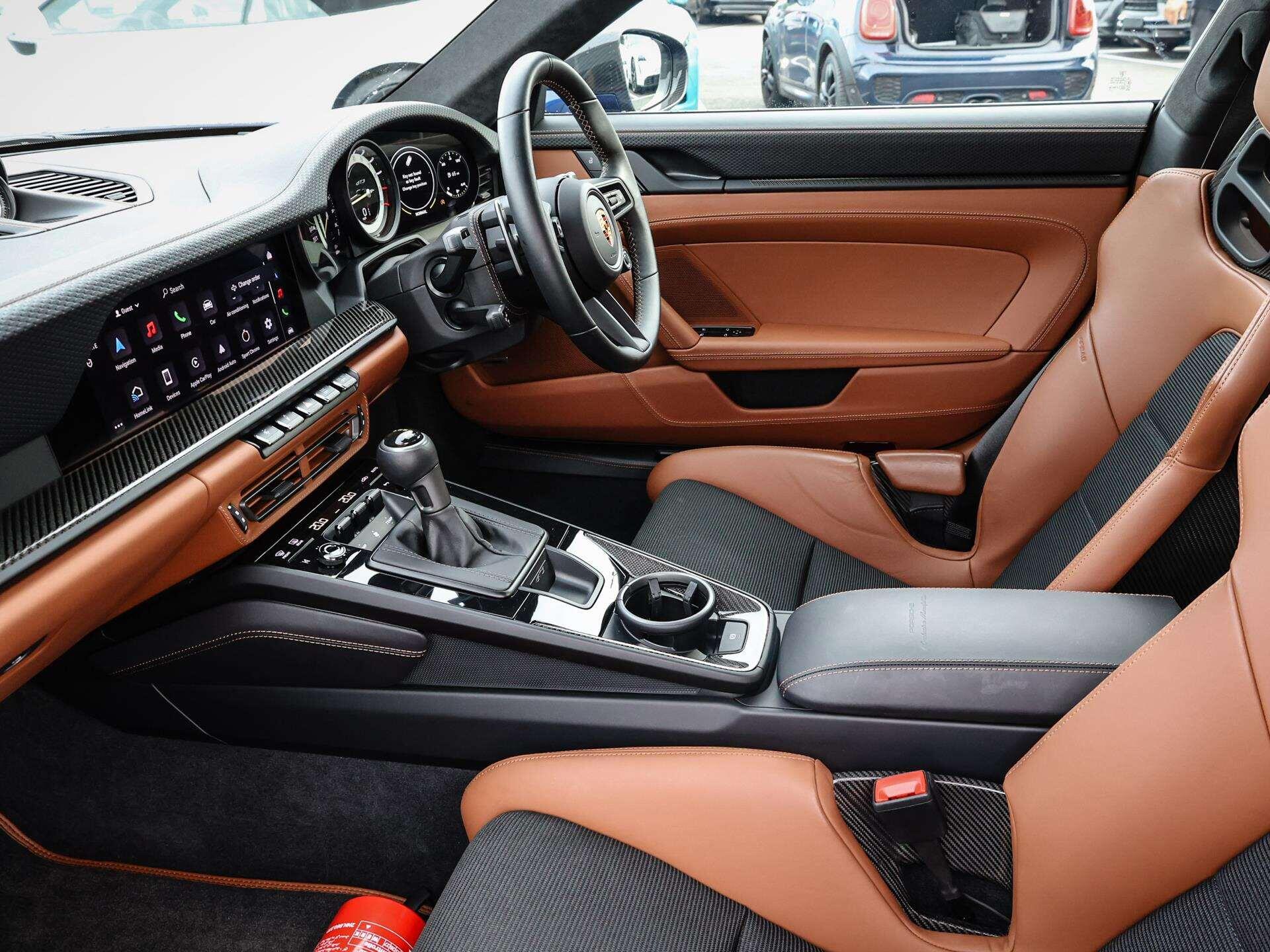 Porsche 911 view 11
