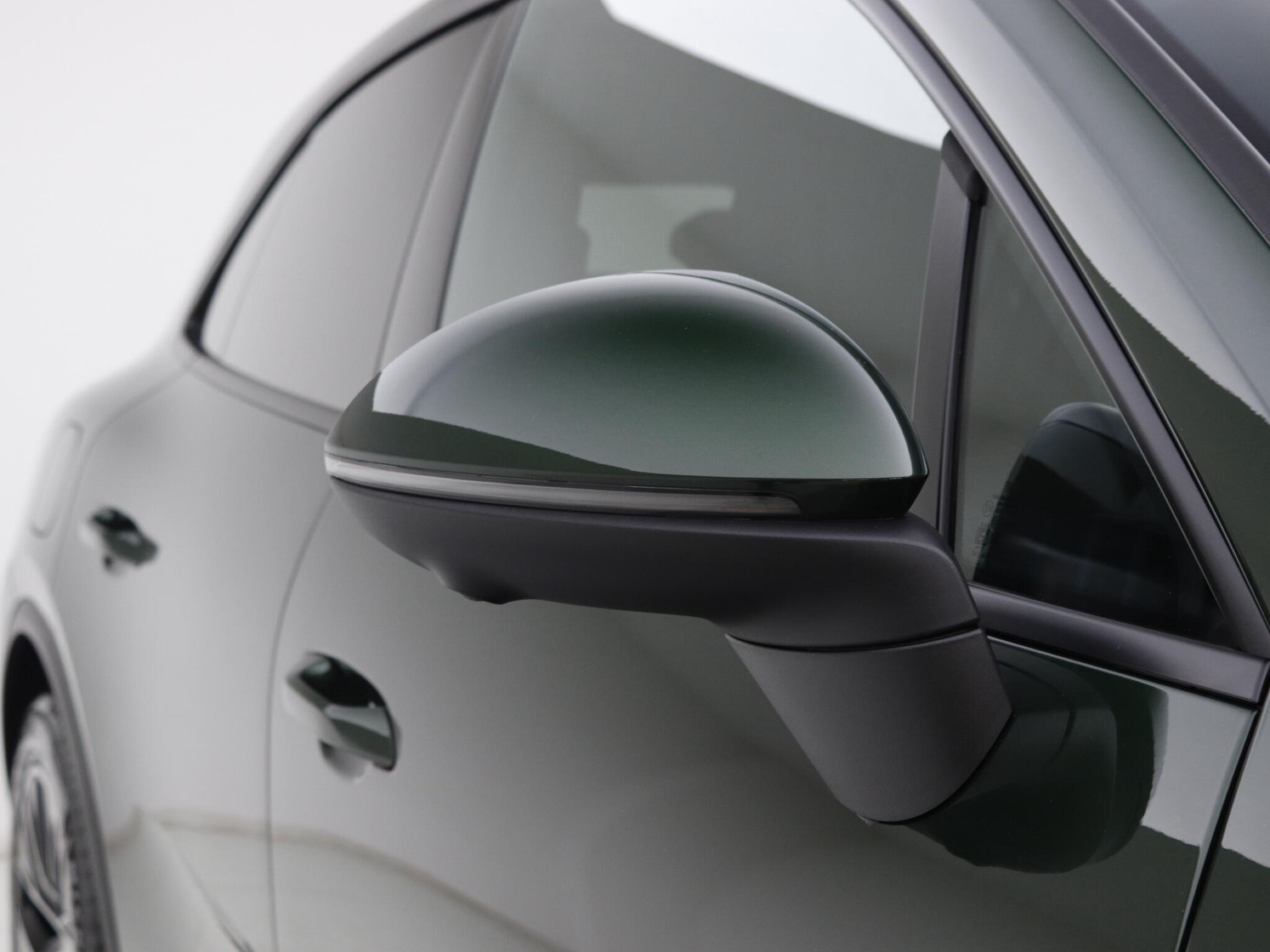 Porsche Macan view 25
