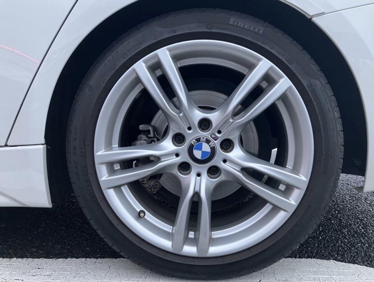 BMW 3 Series view 9