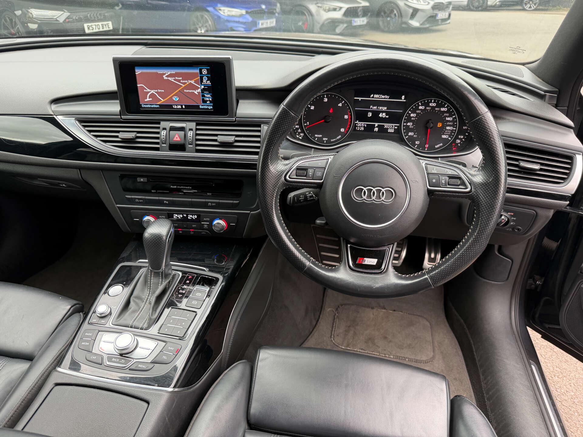 Audi A6 view 13