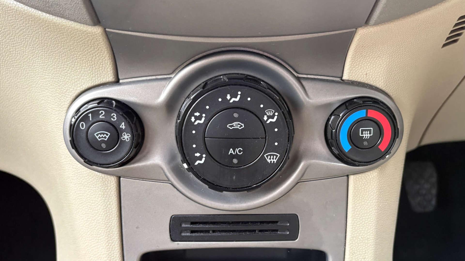 Ford Fiesta view 22