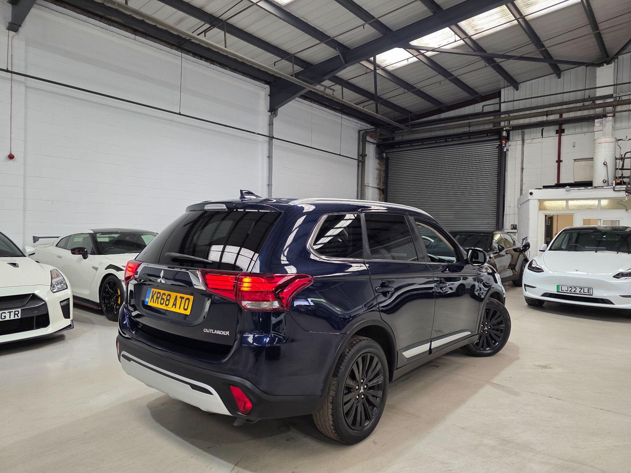 Mitsubishi Outlander view 27