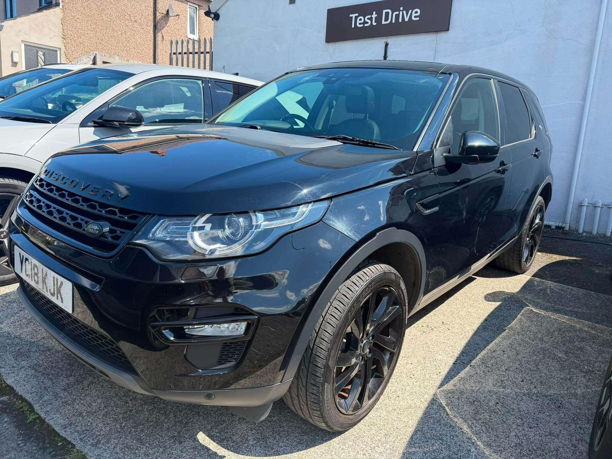 Land Rover Discovery Sport view 2