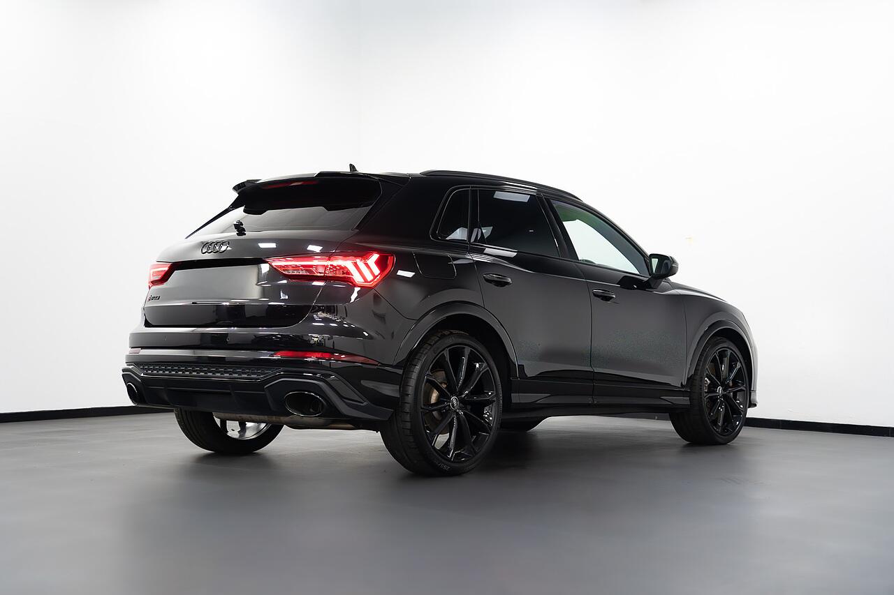 Audi RS Q3 view 29