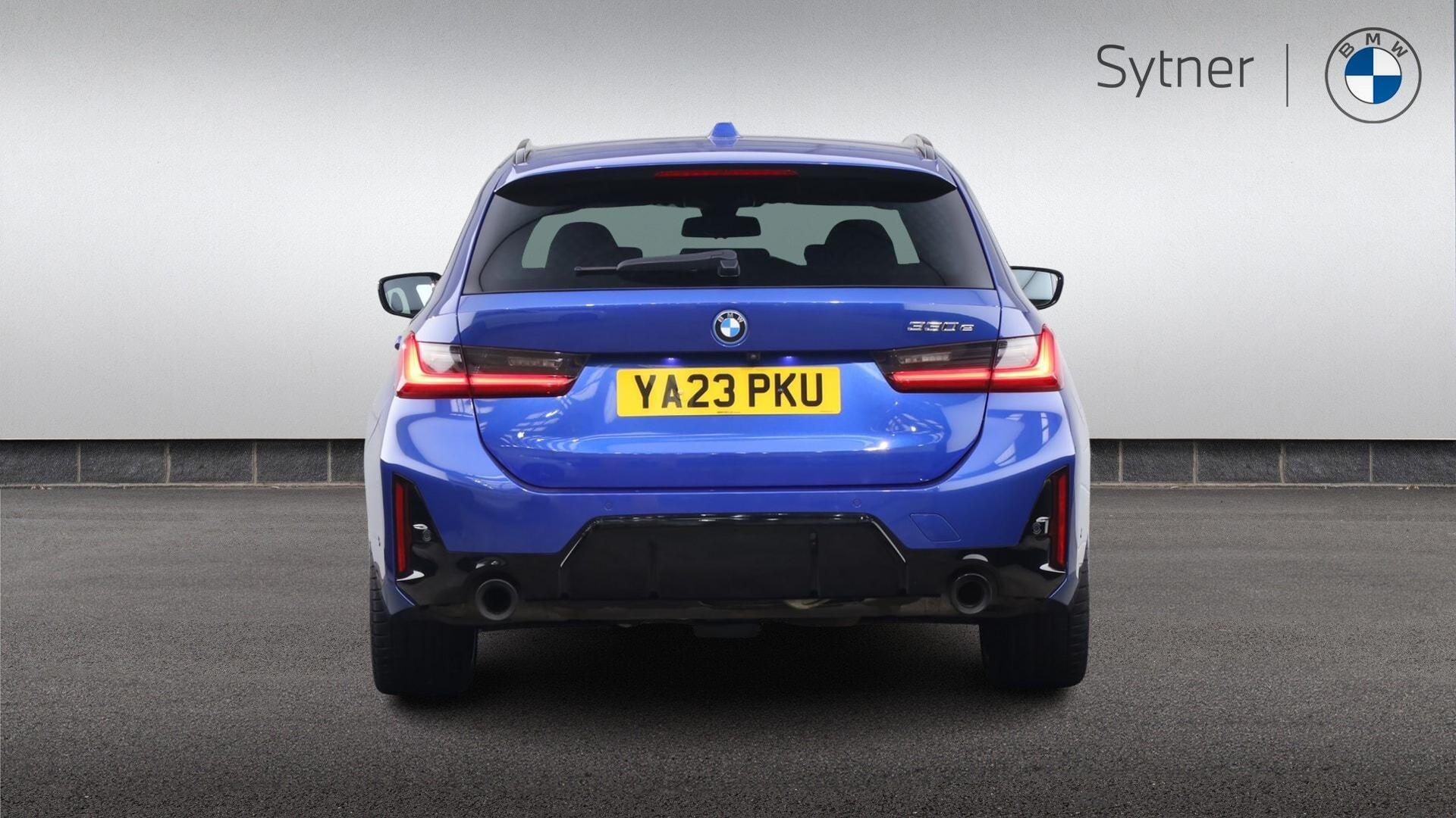 BMW 3 Series view 15