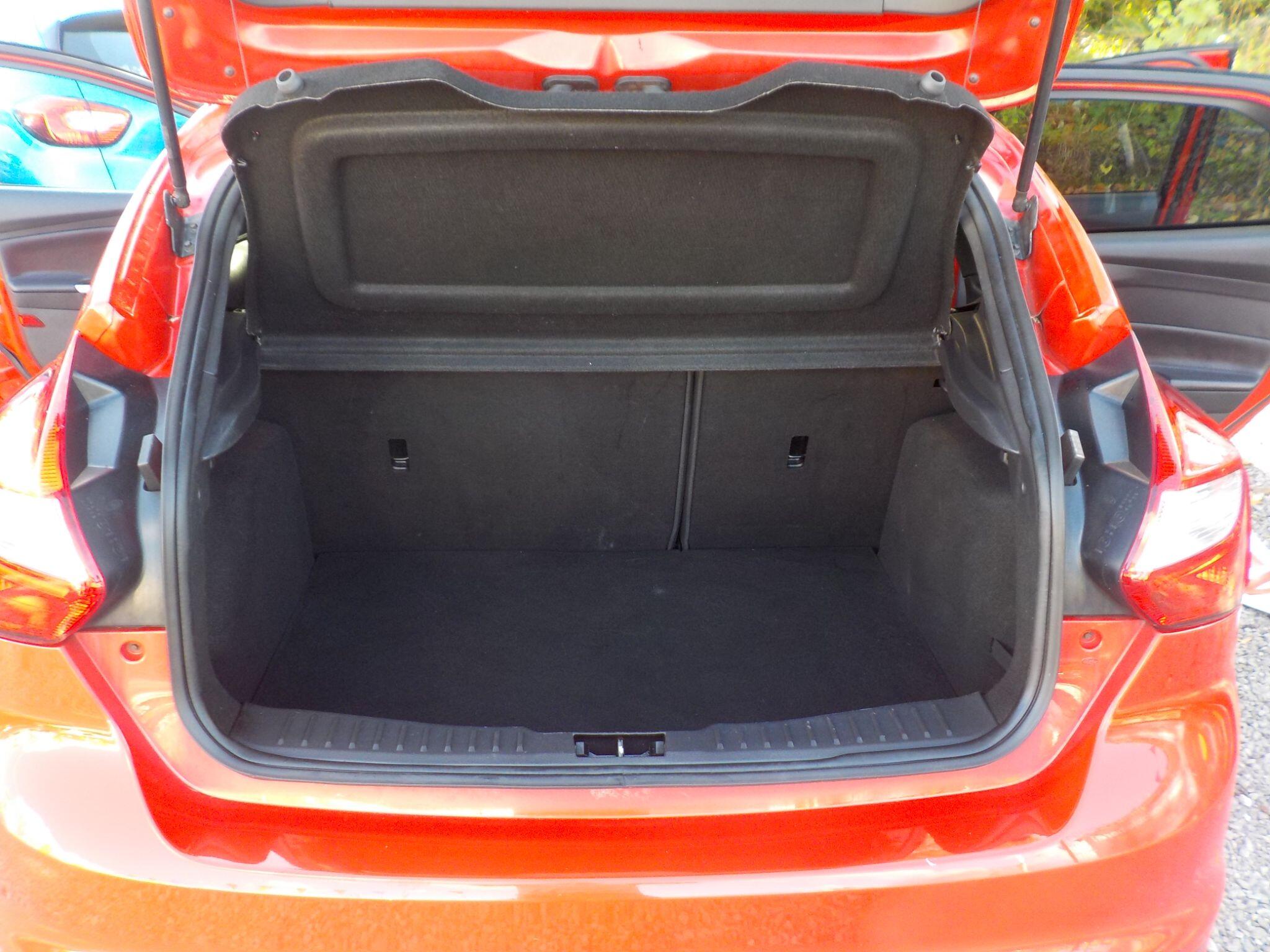Ford Focus 2.0T EcoBoost ST-2 Euro 5 (s/s) 5dr