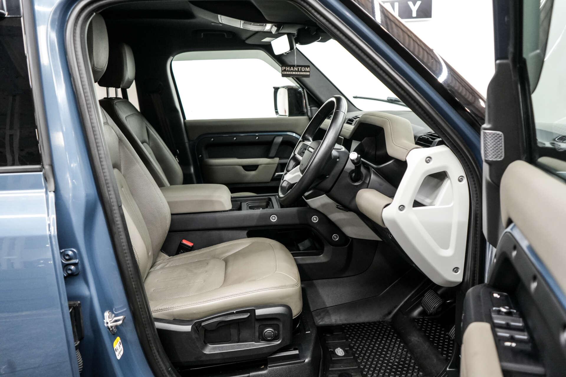Land Rover Defender view 24