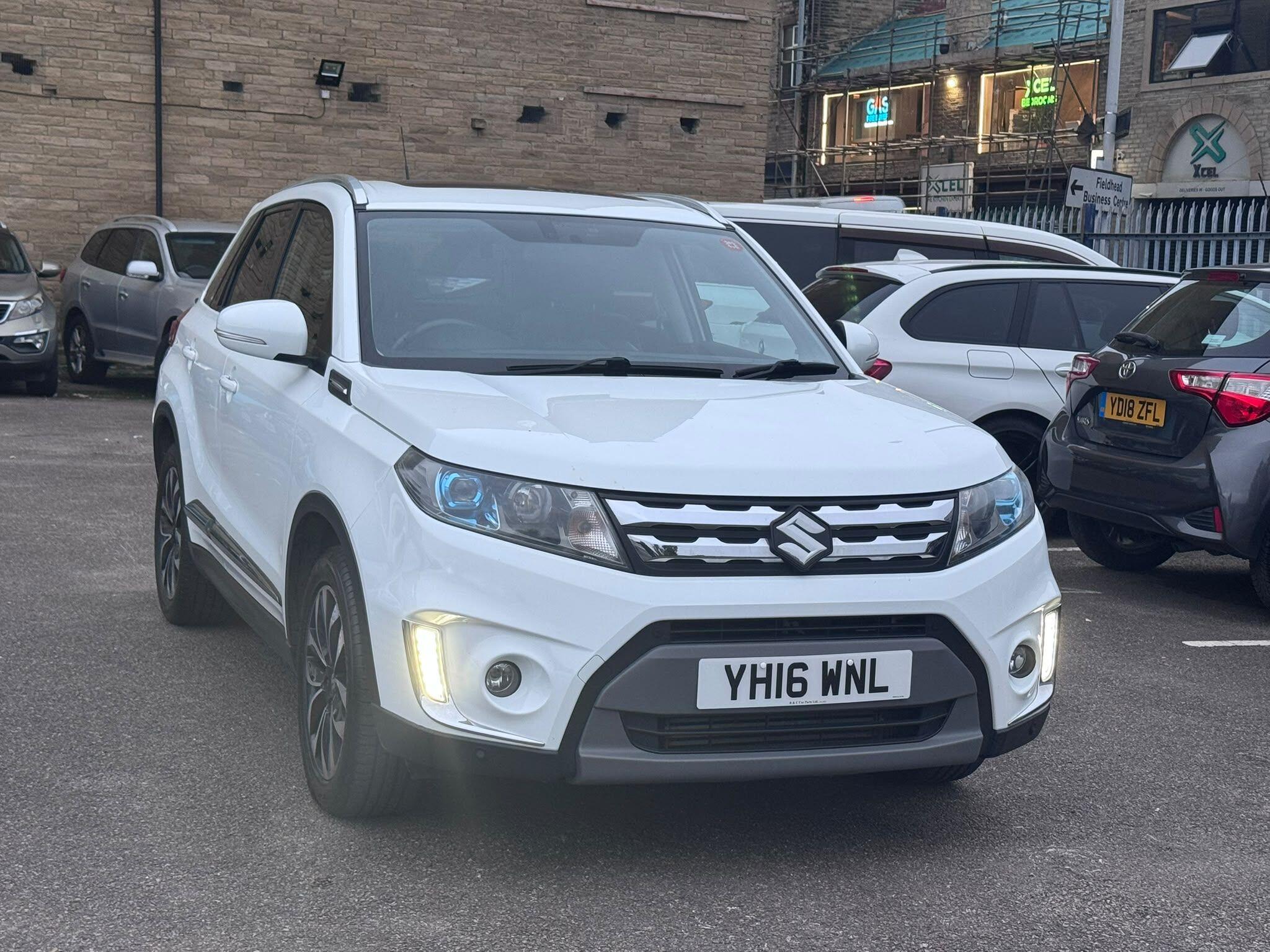 2016 Suzuki Vitara in White for sale
