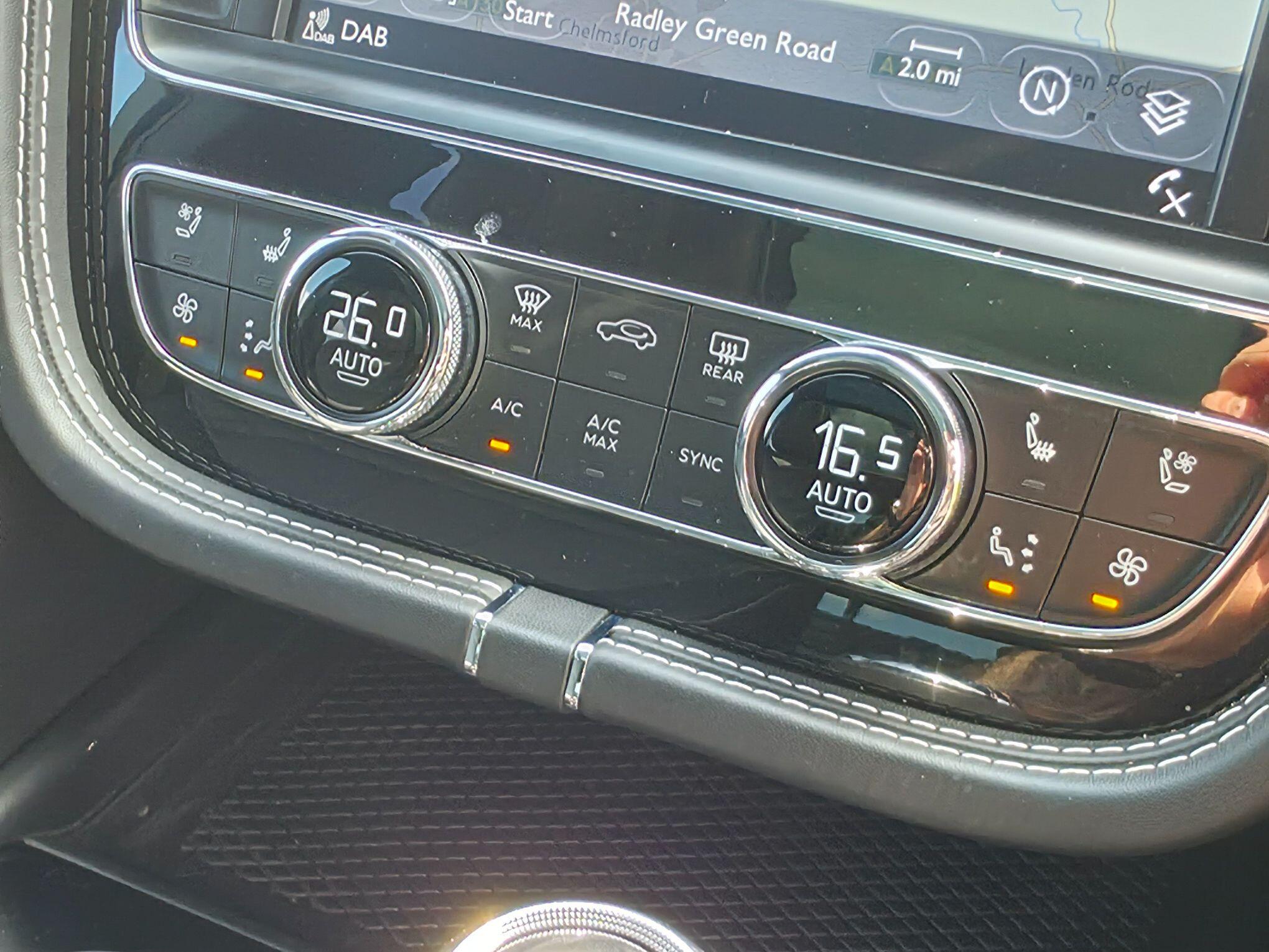 Bentley Bentayga view 22