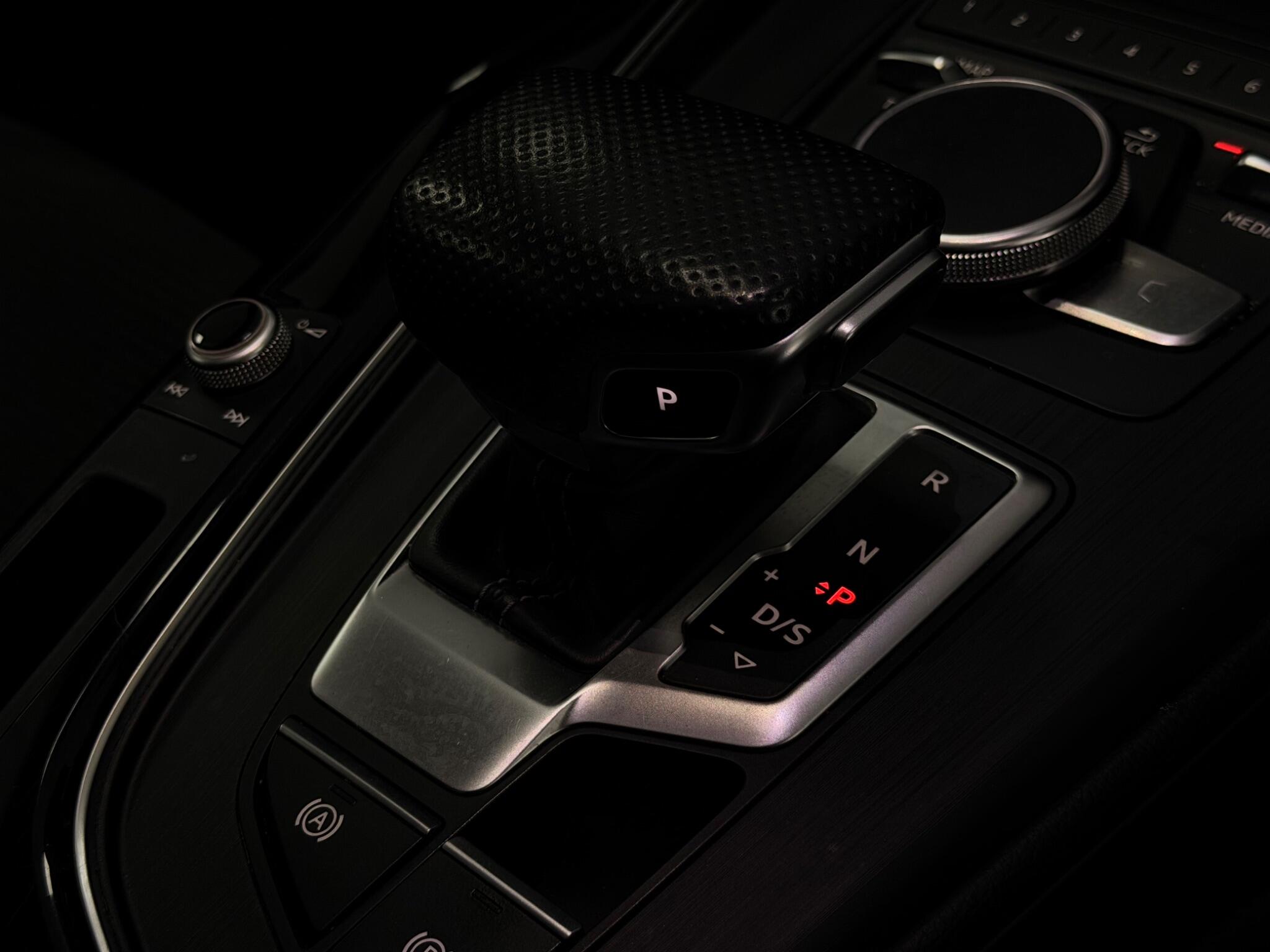 Audi A4 view 24