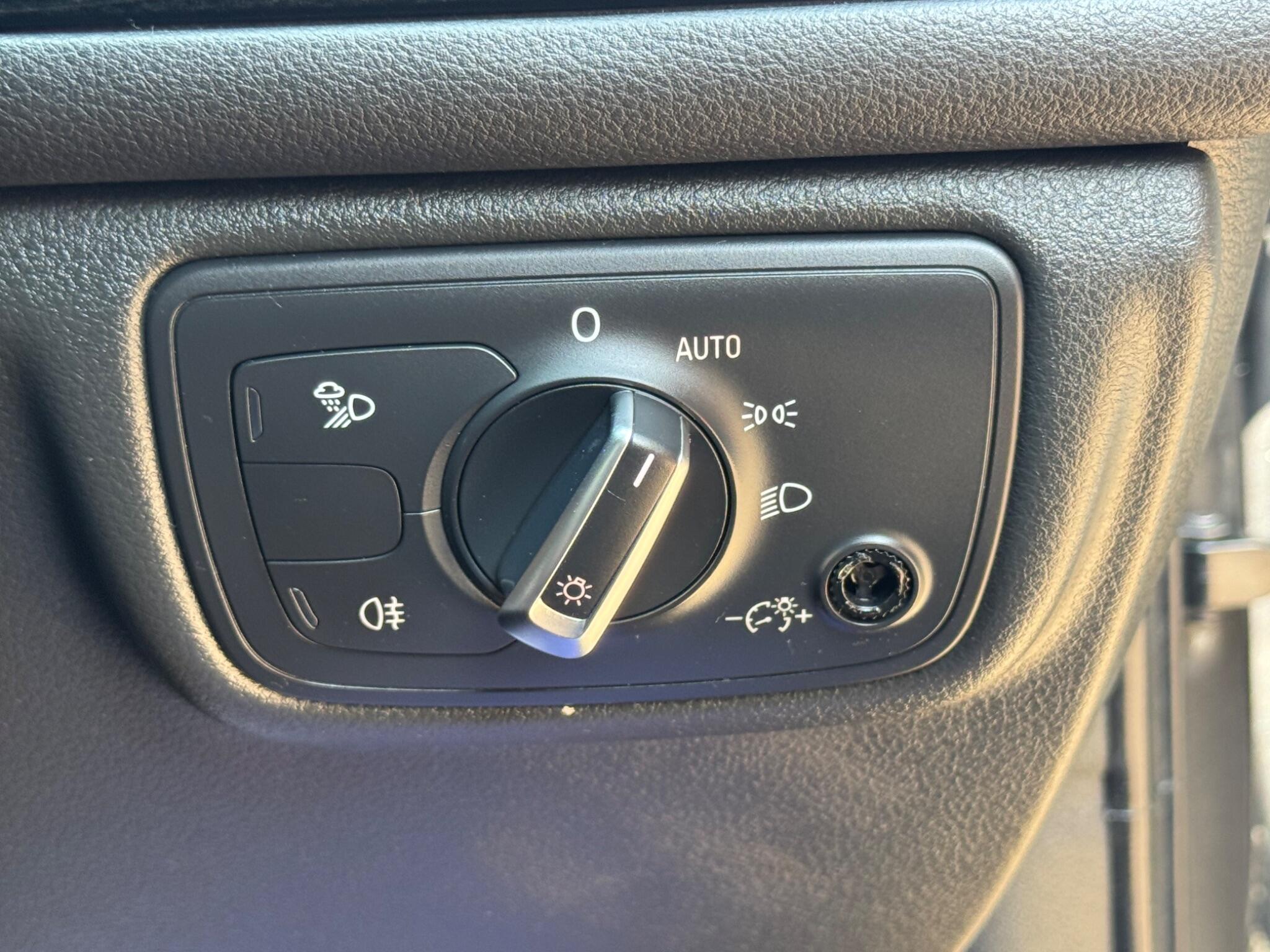 Audi A6 Avant view 19