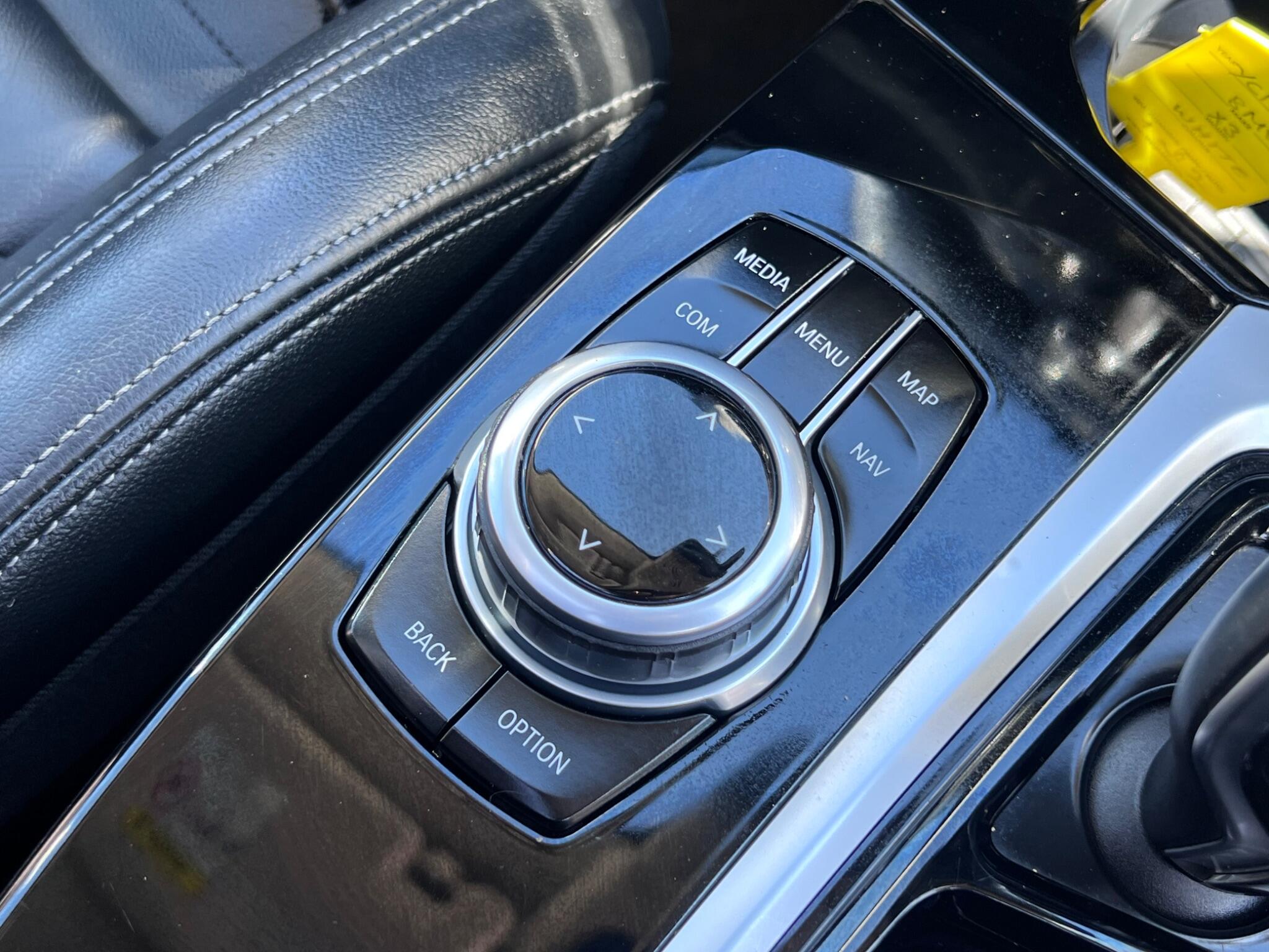 BMW X3 view 24