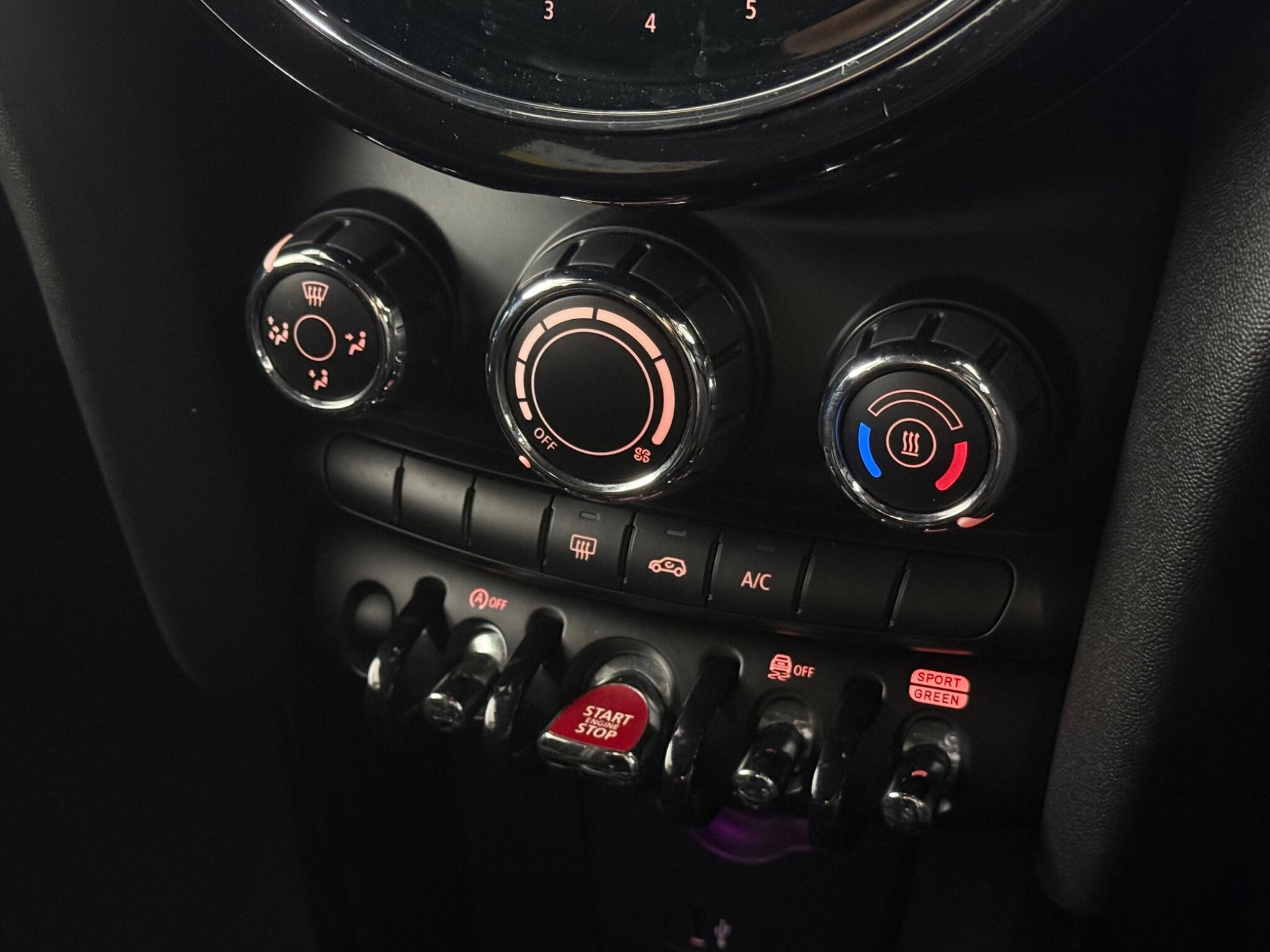 Mini Convertible view 23
