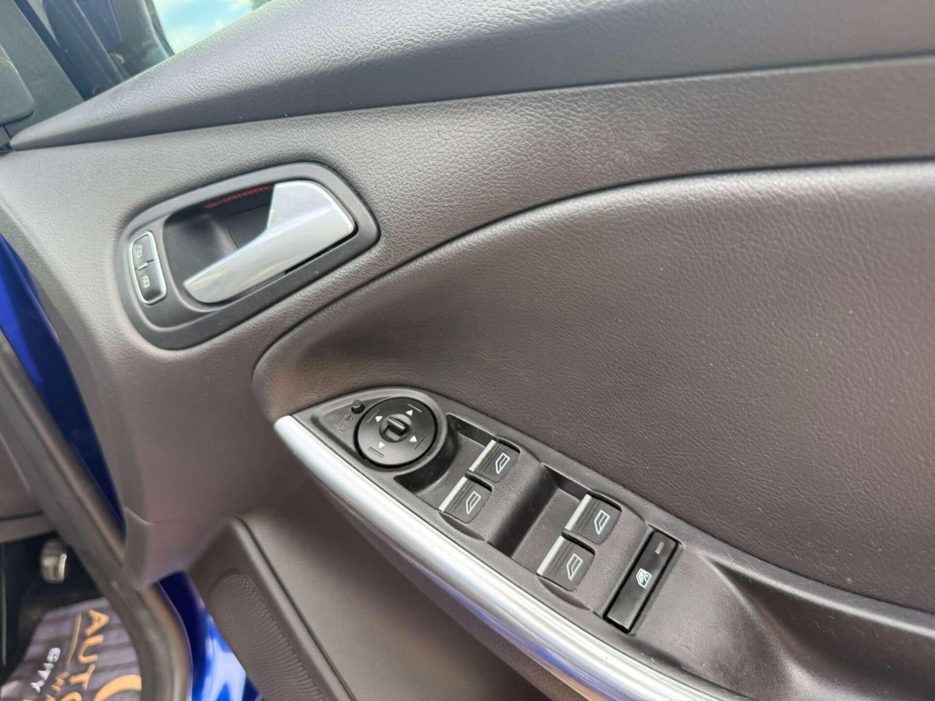 Ford Focus view 27