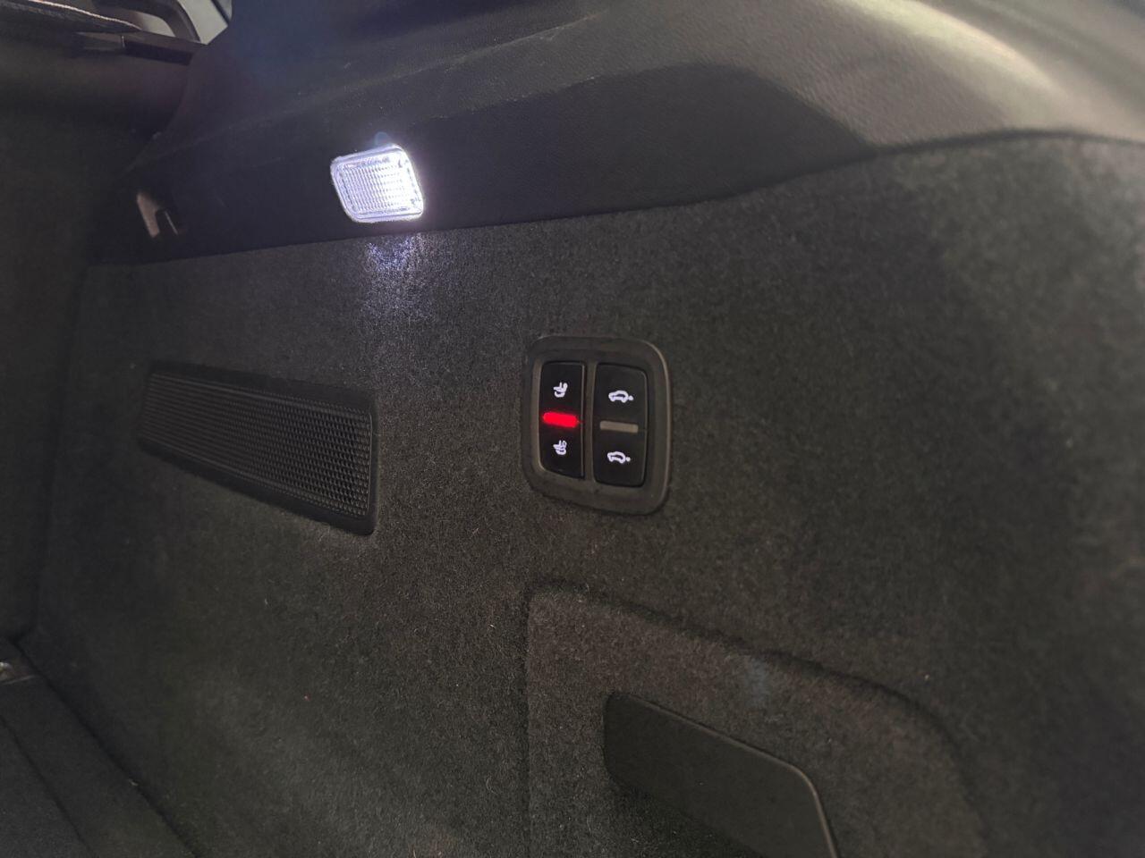 Porsche Cayenne view 36
