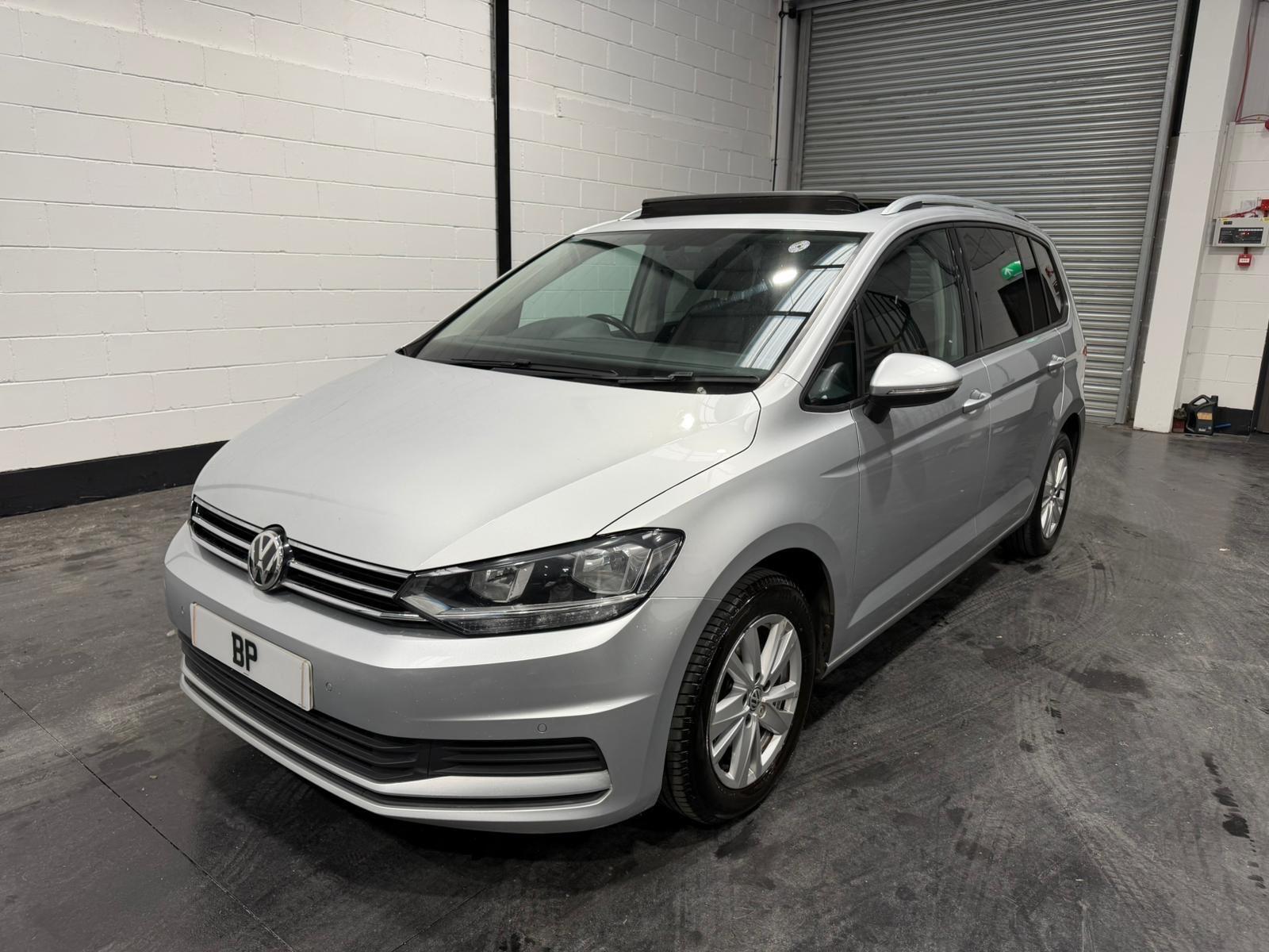 Volkswagen Touran view 7