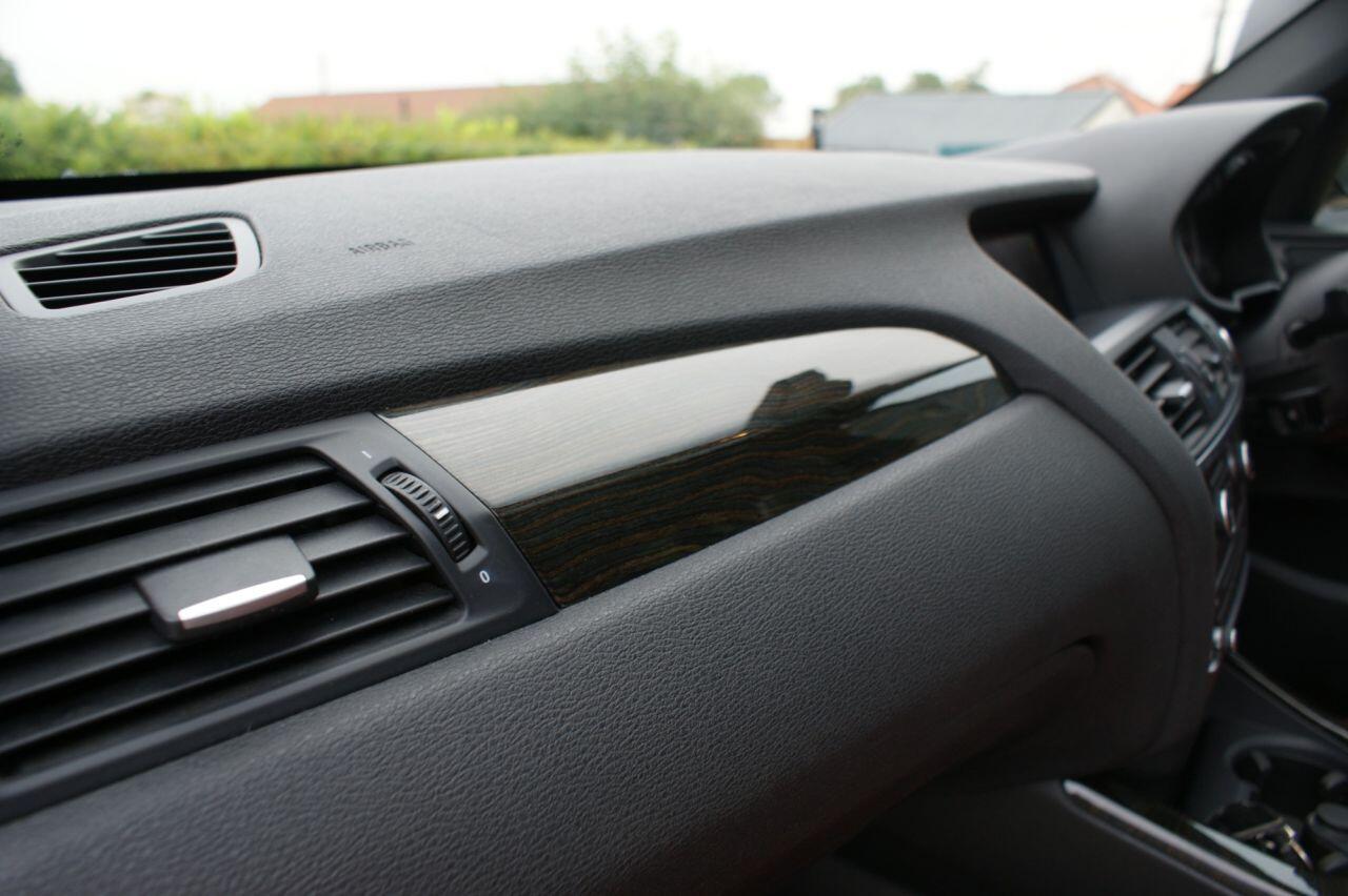 BMW X3 view 34