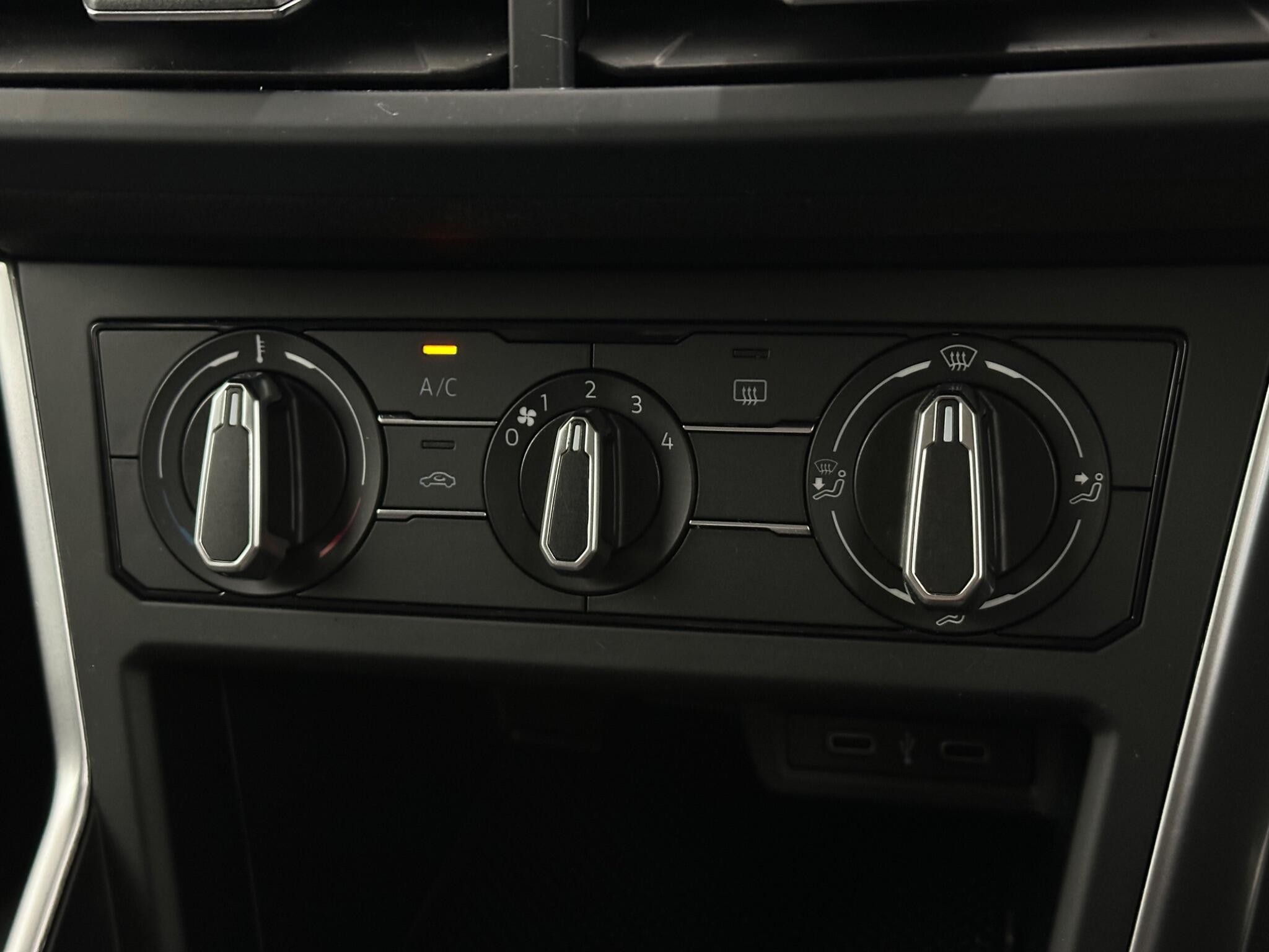 Volkswagen Polo view 21