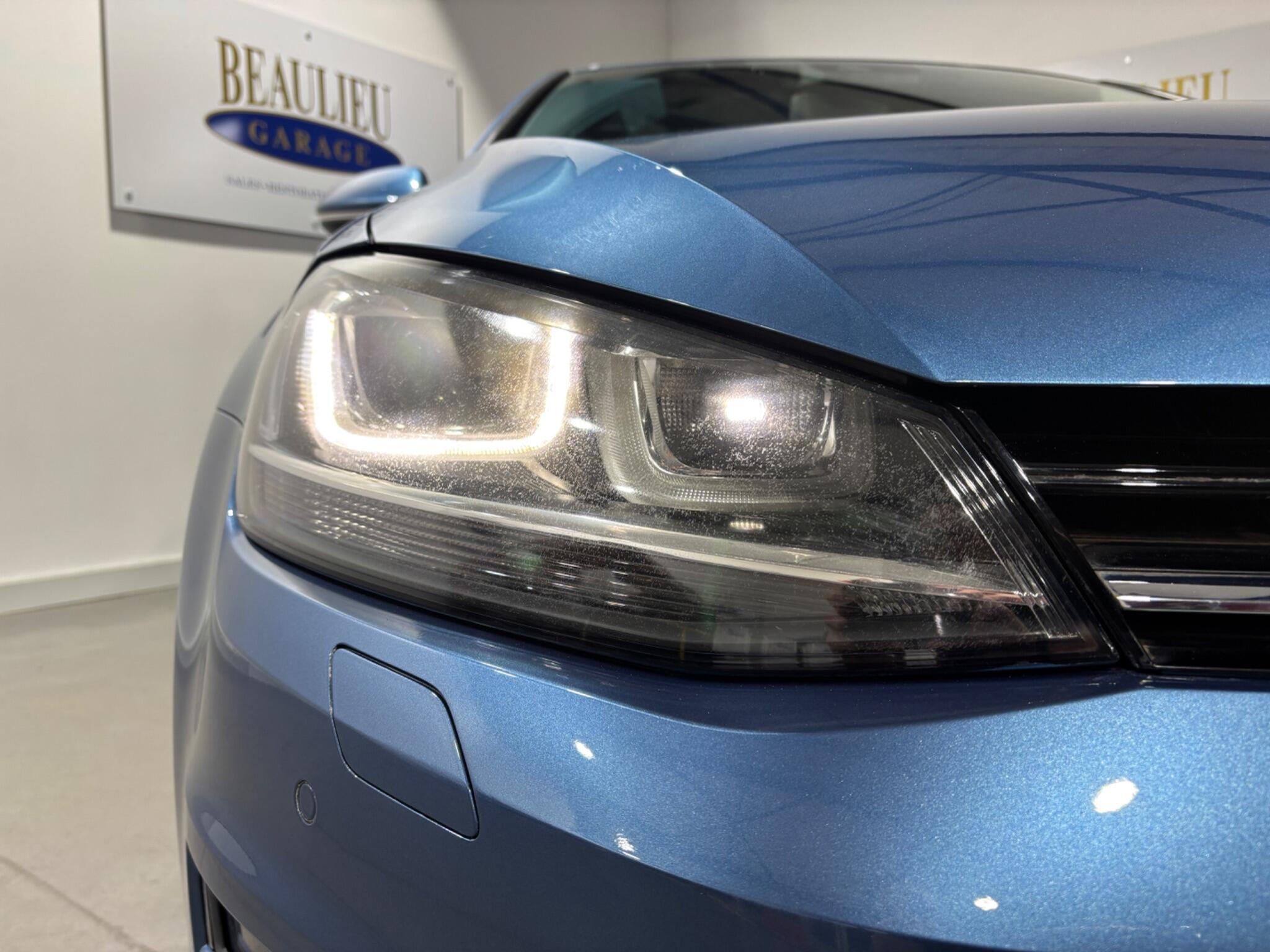 Volkswagen Golf view 4