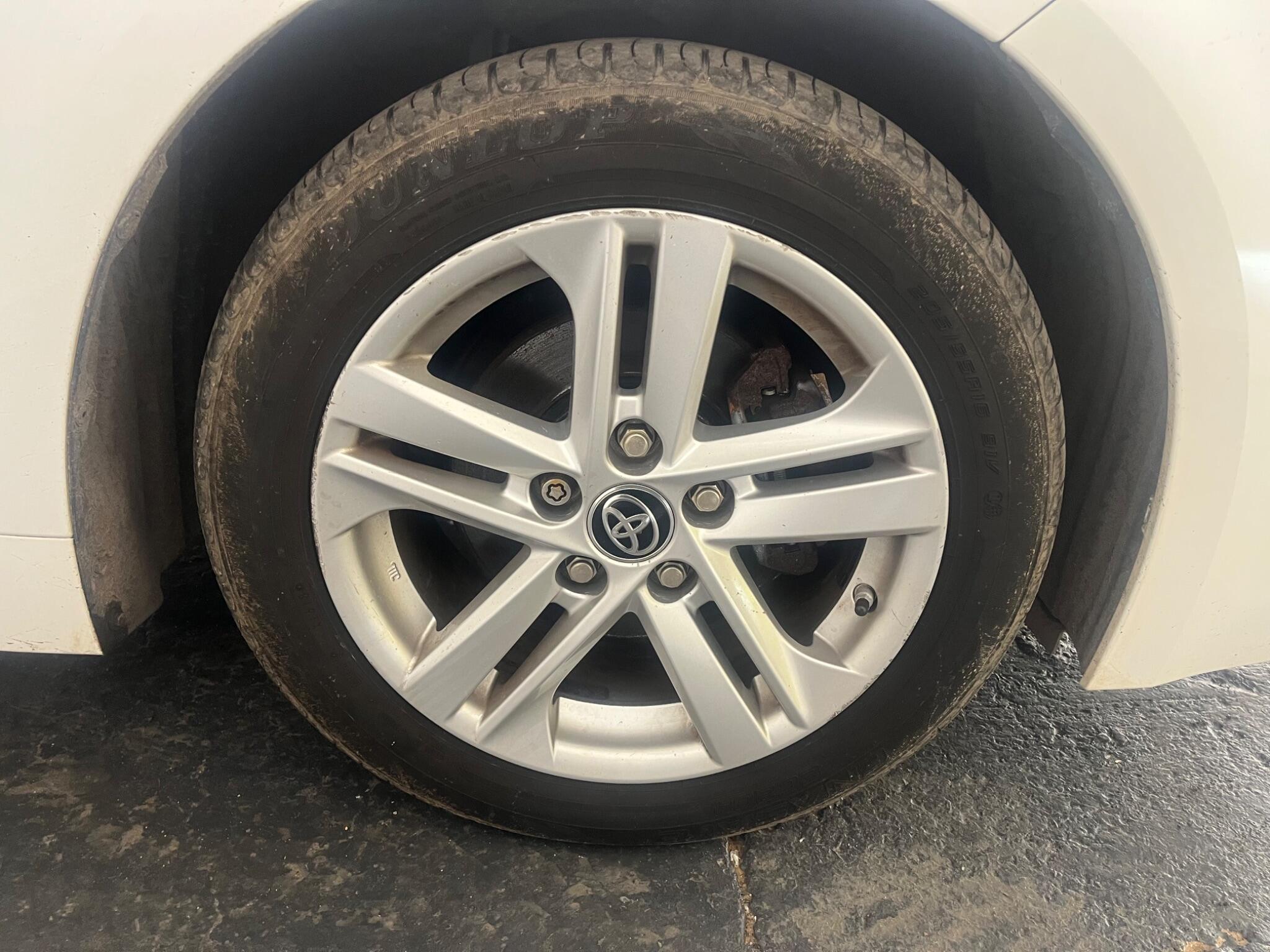 2020 Toyota Corolla 1.8 VVT-h Icon CVT Euro 6 (s/s) 5dr • 57,988 miles image 23