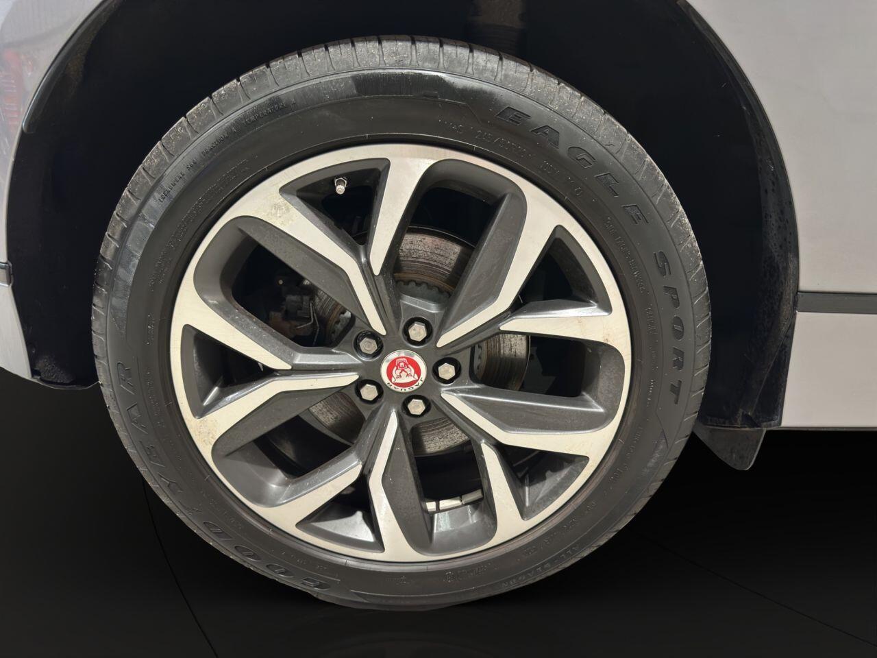 Jaguar I-Pace view 37