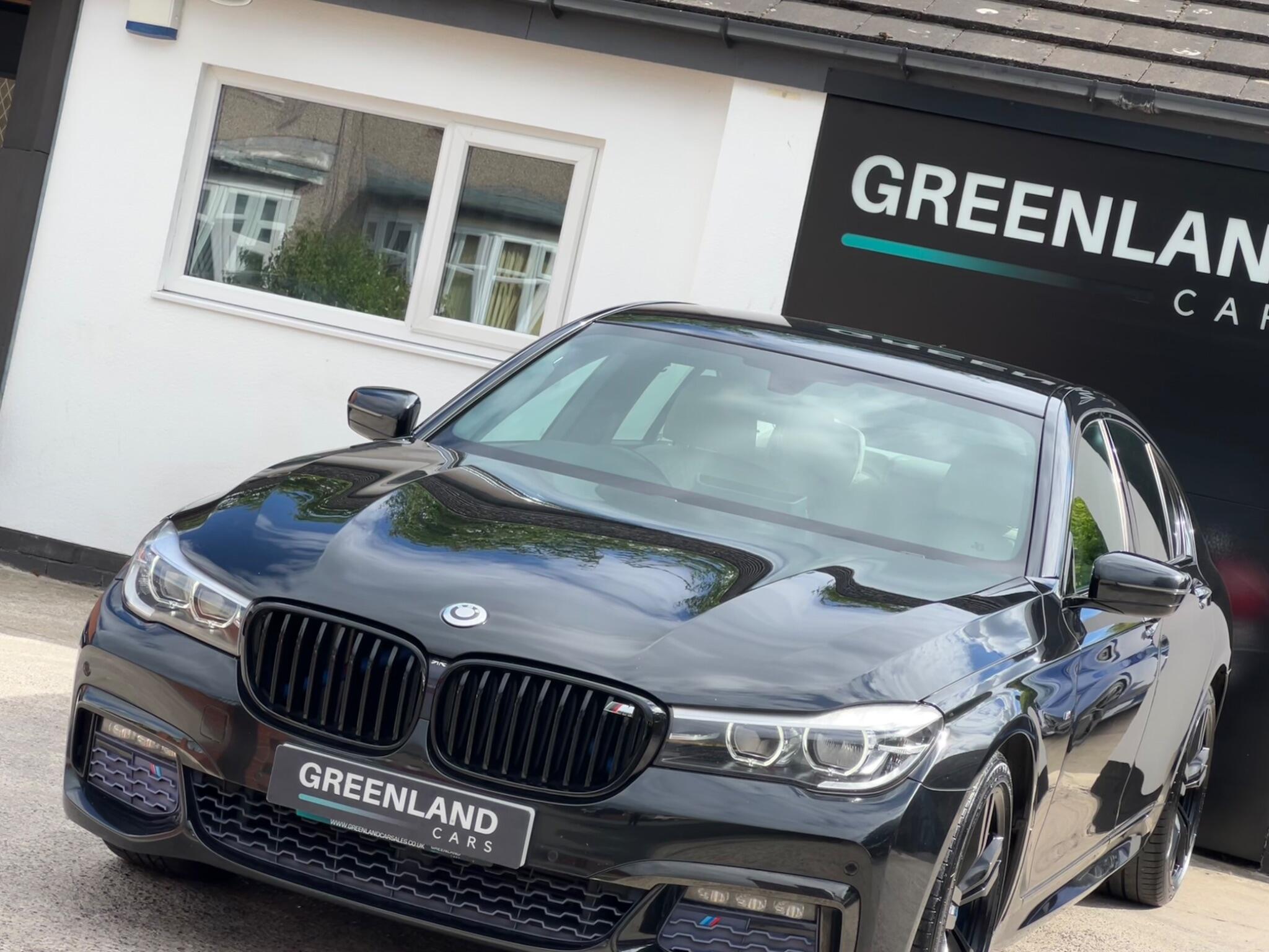 BMW 7 Series view 16