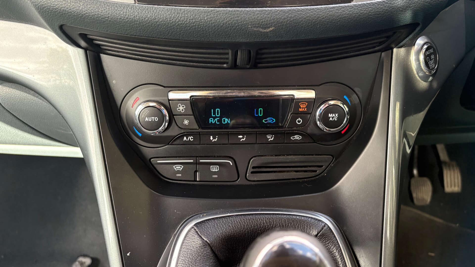Ford C-Max view 27