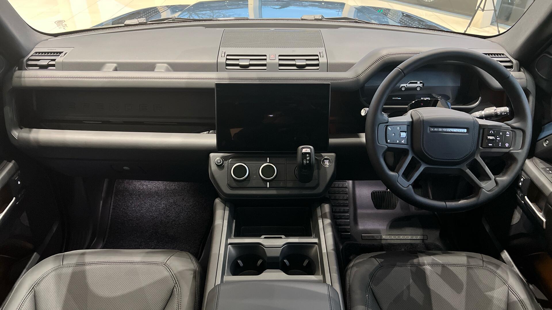 Land Rover Defender view 11