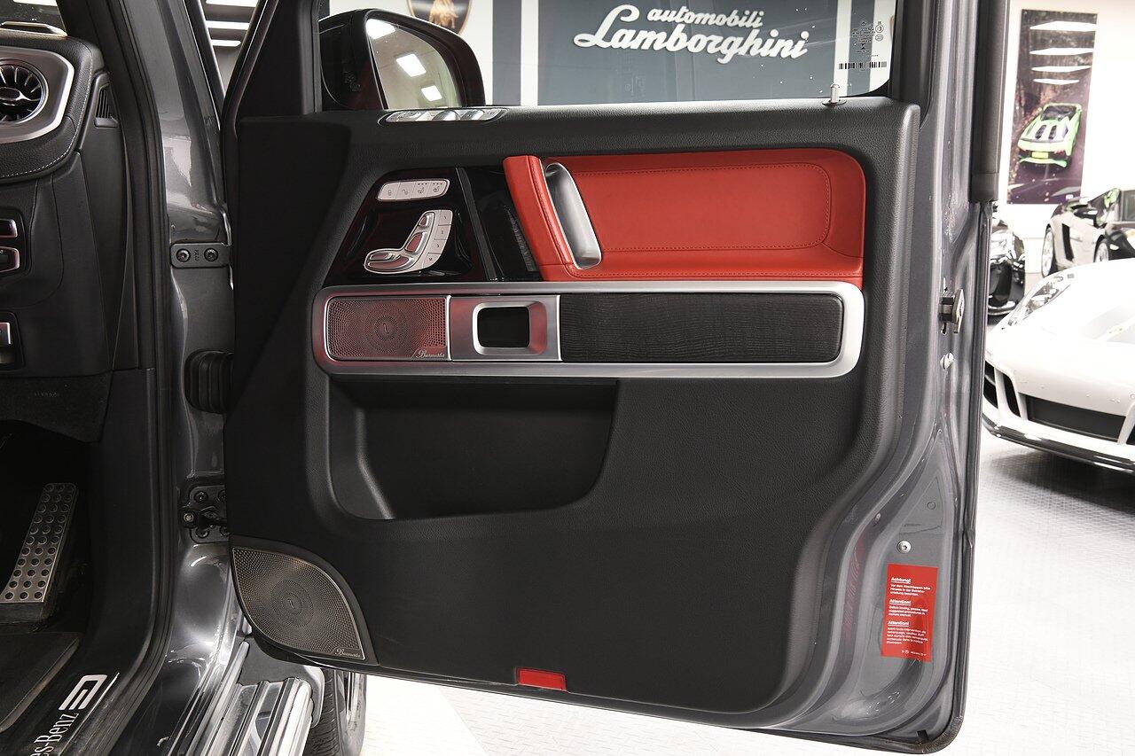 Mercedes-Benz G-Class view 27