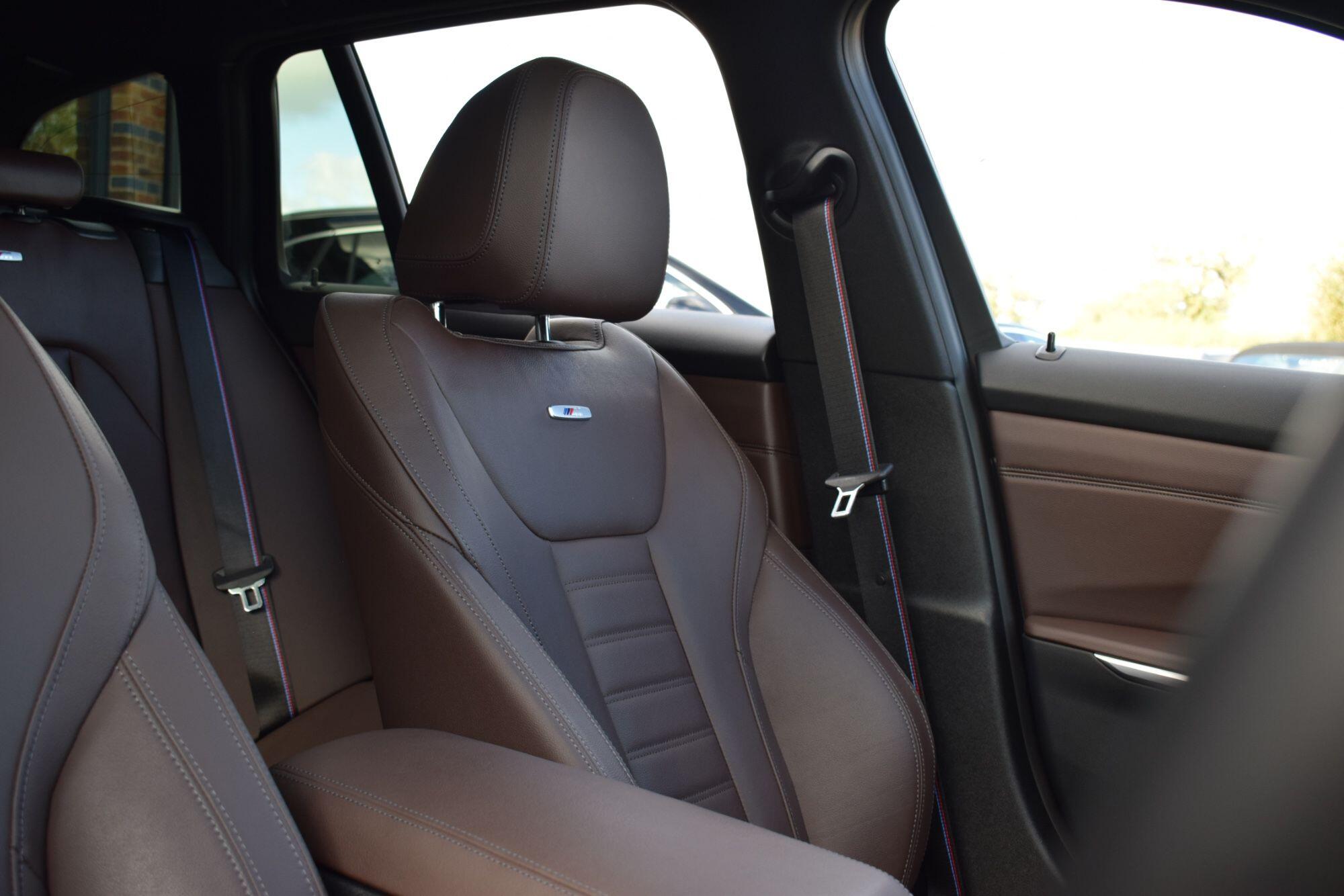 BMW 3 Series view 5