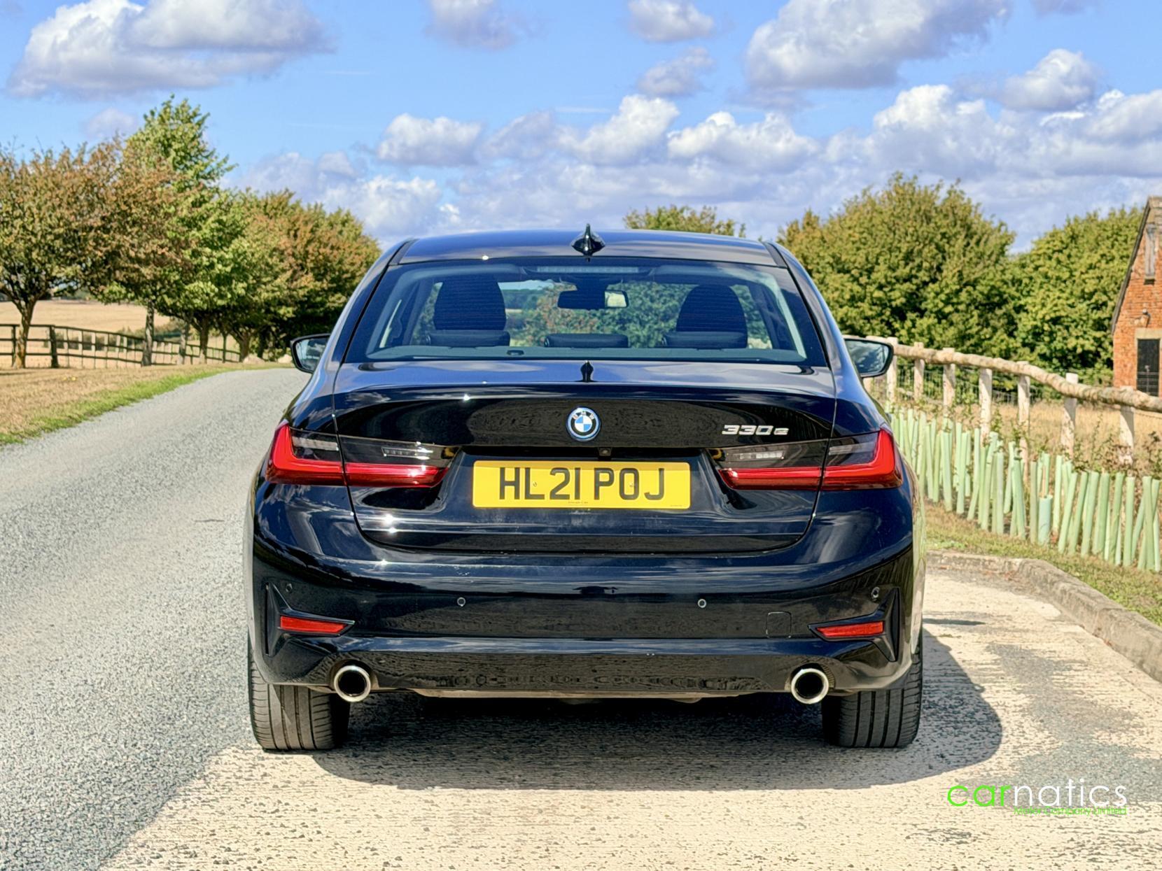 BMW 3 Series view 4