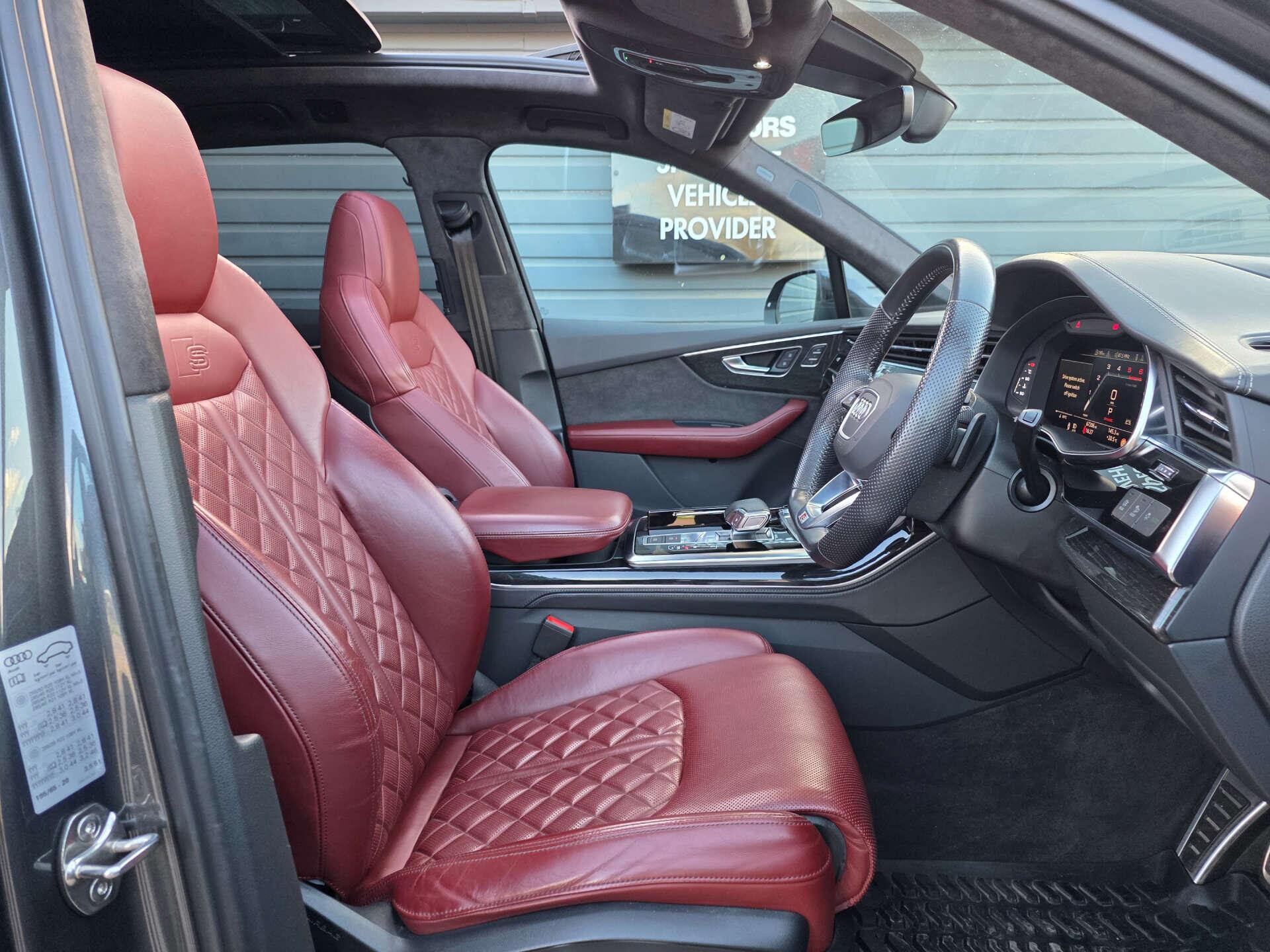 Audi SQ7 view 22