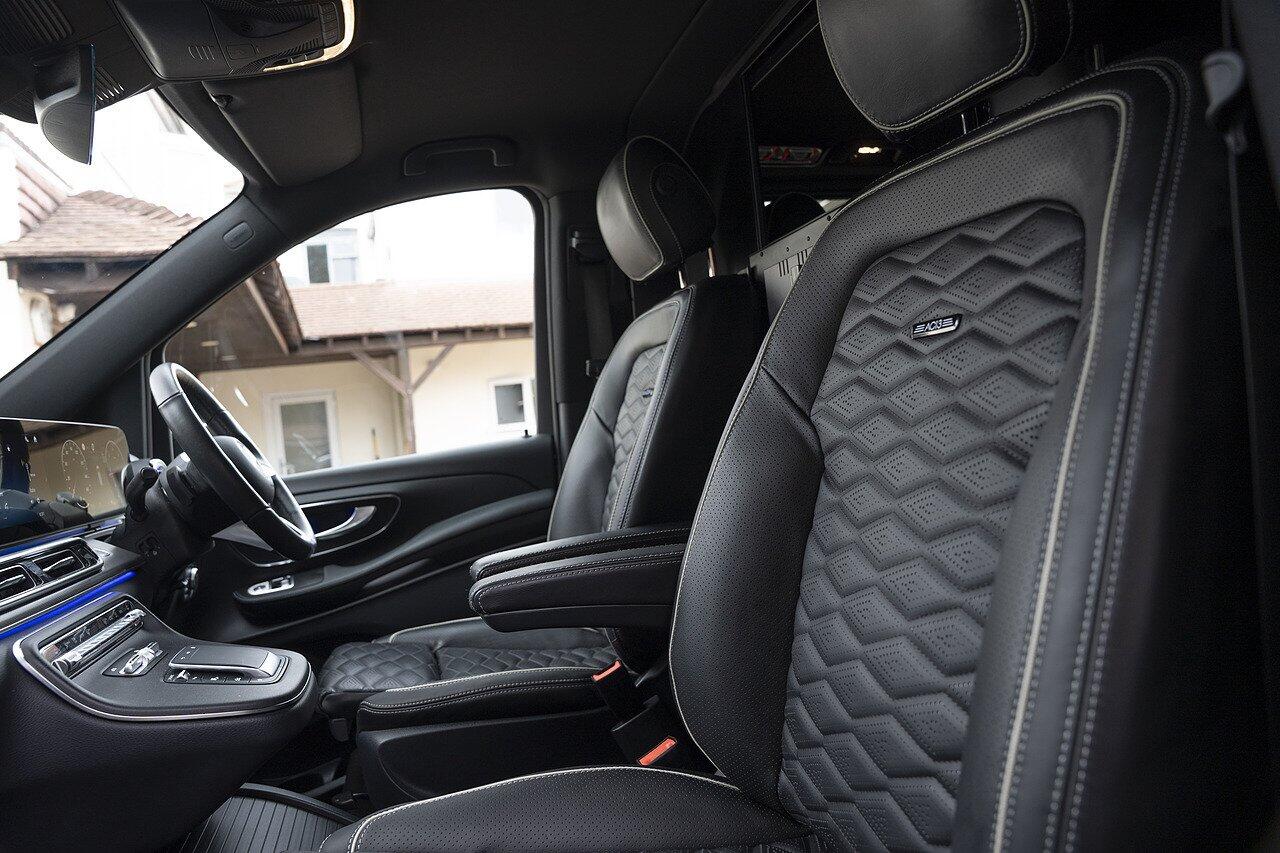 Mercedes-Benz V-Class view 11
