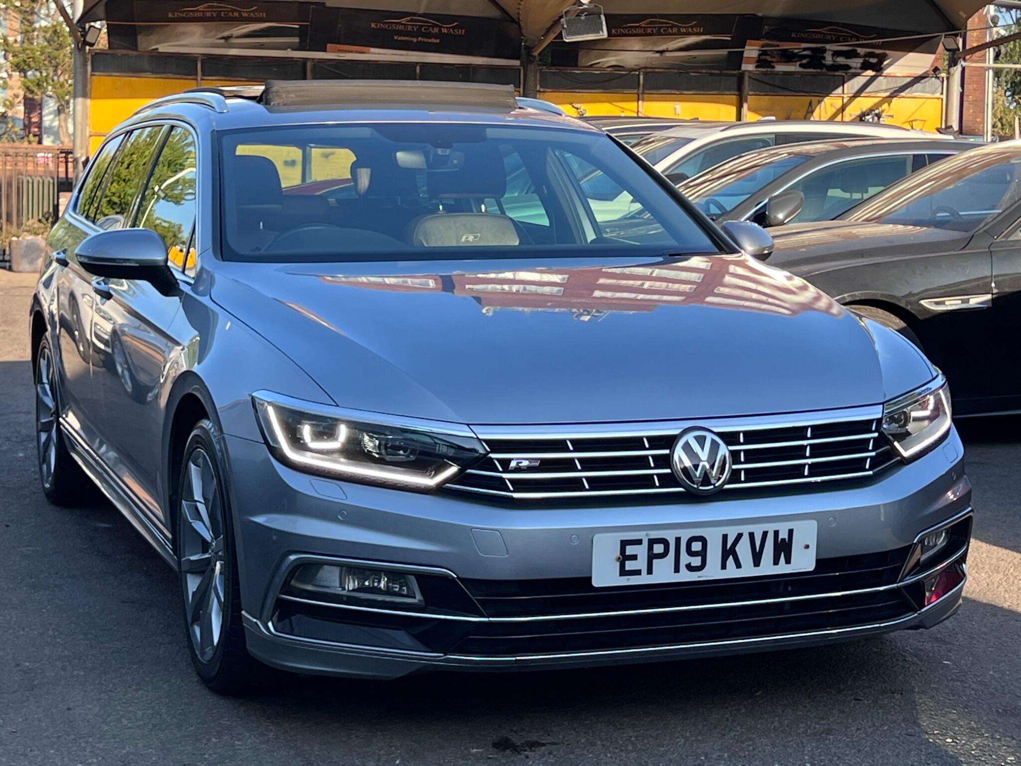 Volkswagen Passat view 5