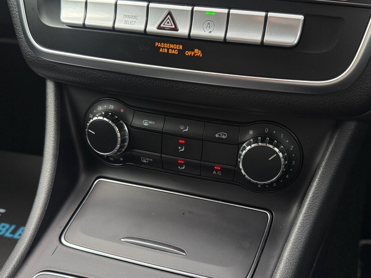 Mercedes-Benz Gla view 22