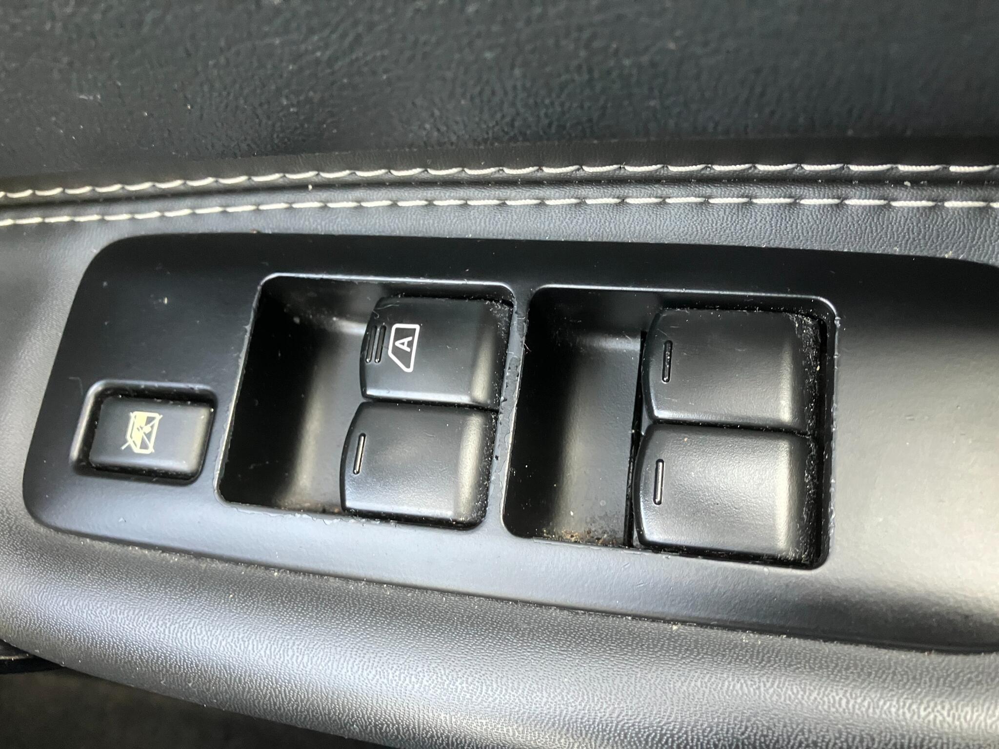 Nissan Qashqai+2 view 24
